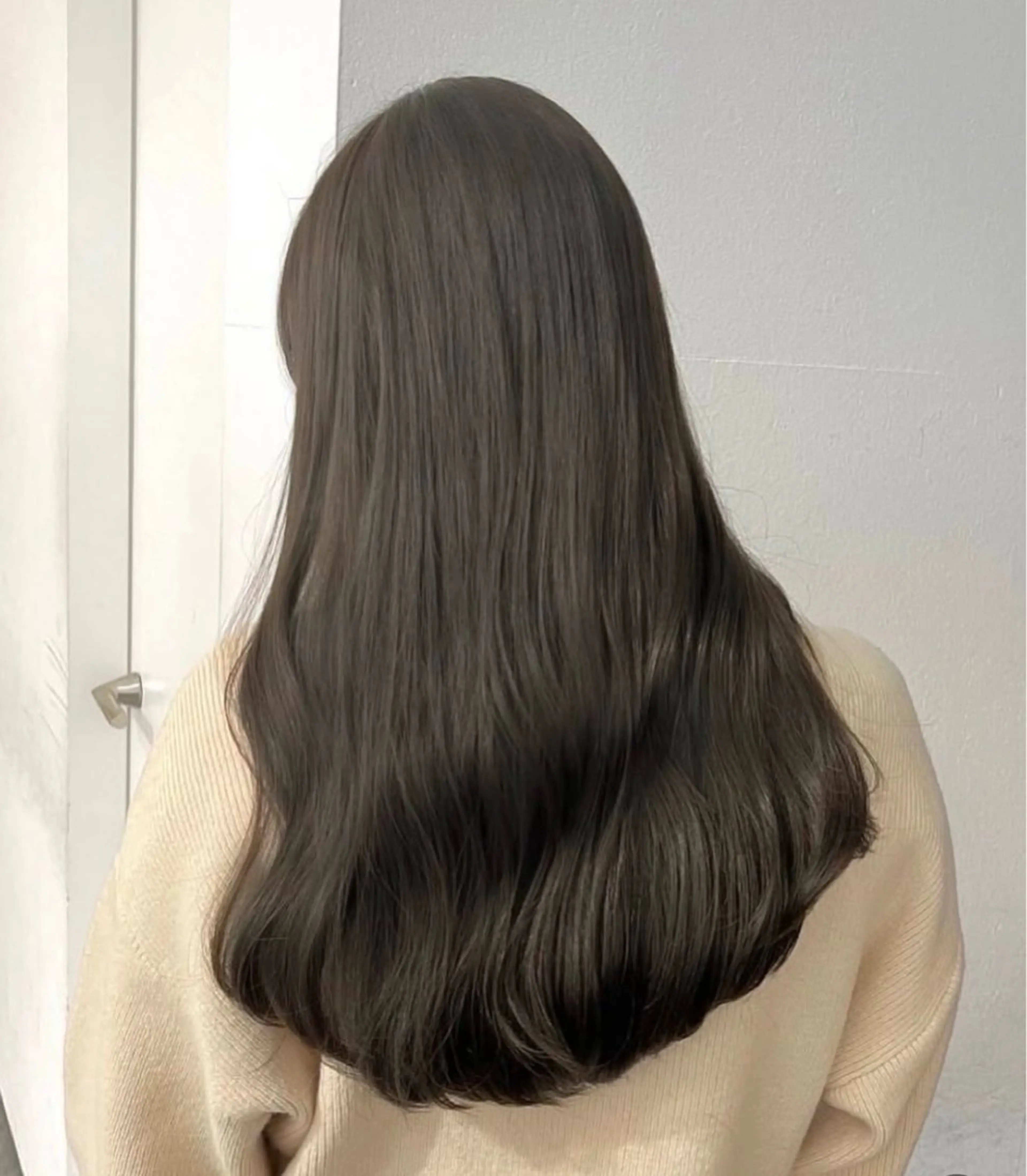 セミロング カット ヘアカラー yuzua/オリーブ /透明感/レイヤーのヘアスタイル