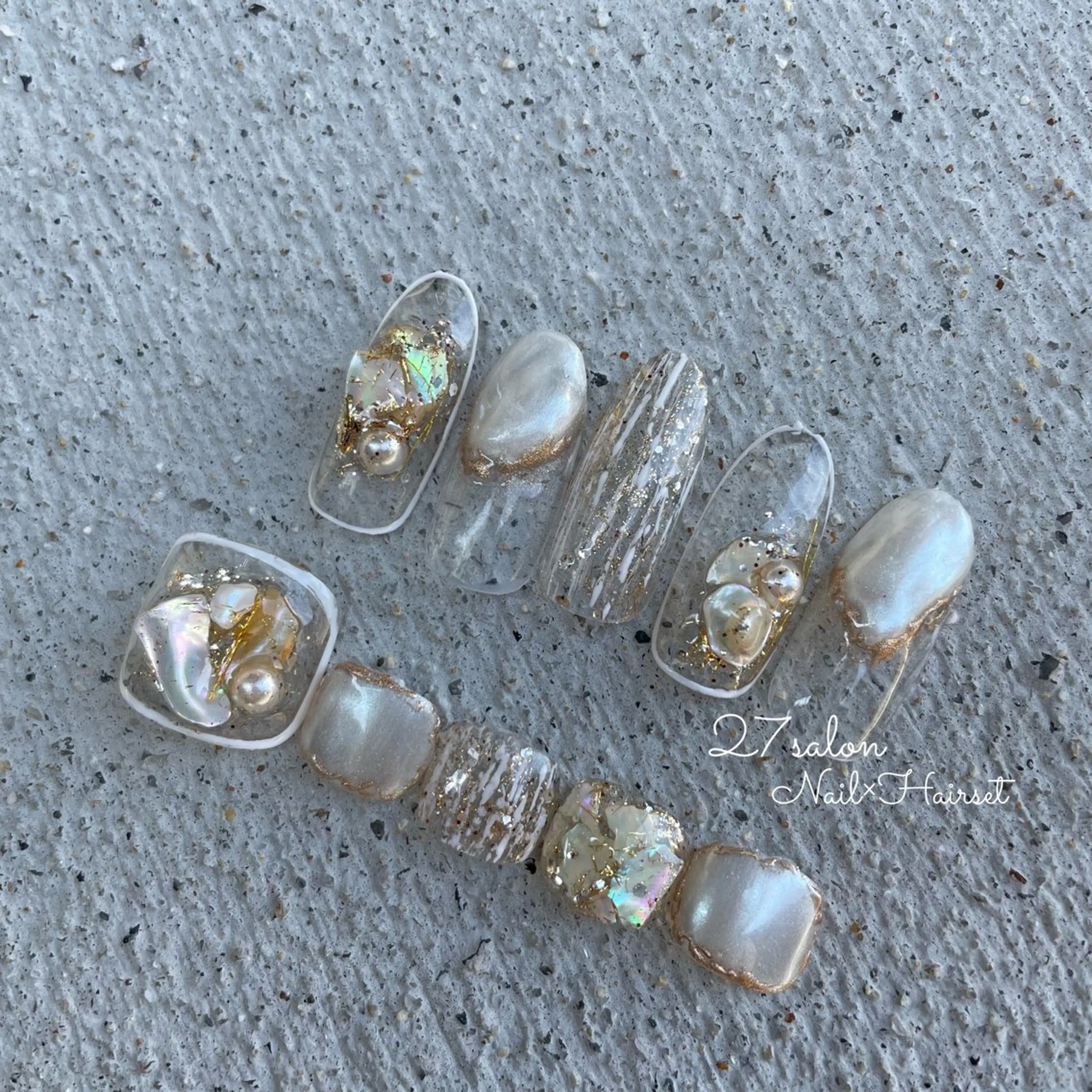 ネイル フットネイル おそろいネイル ニュアンスネイル ホワイト 27salon yuinaのネイルデザイン