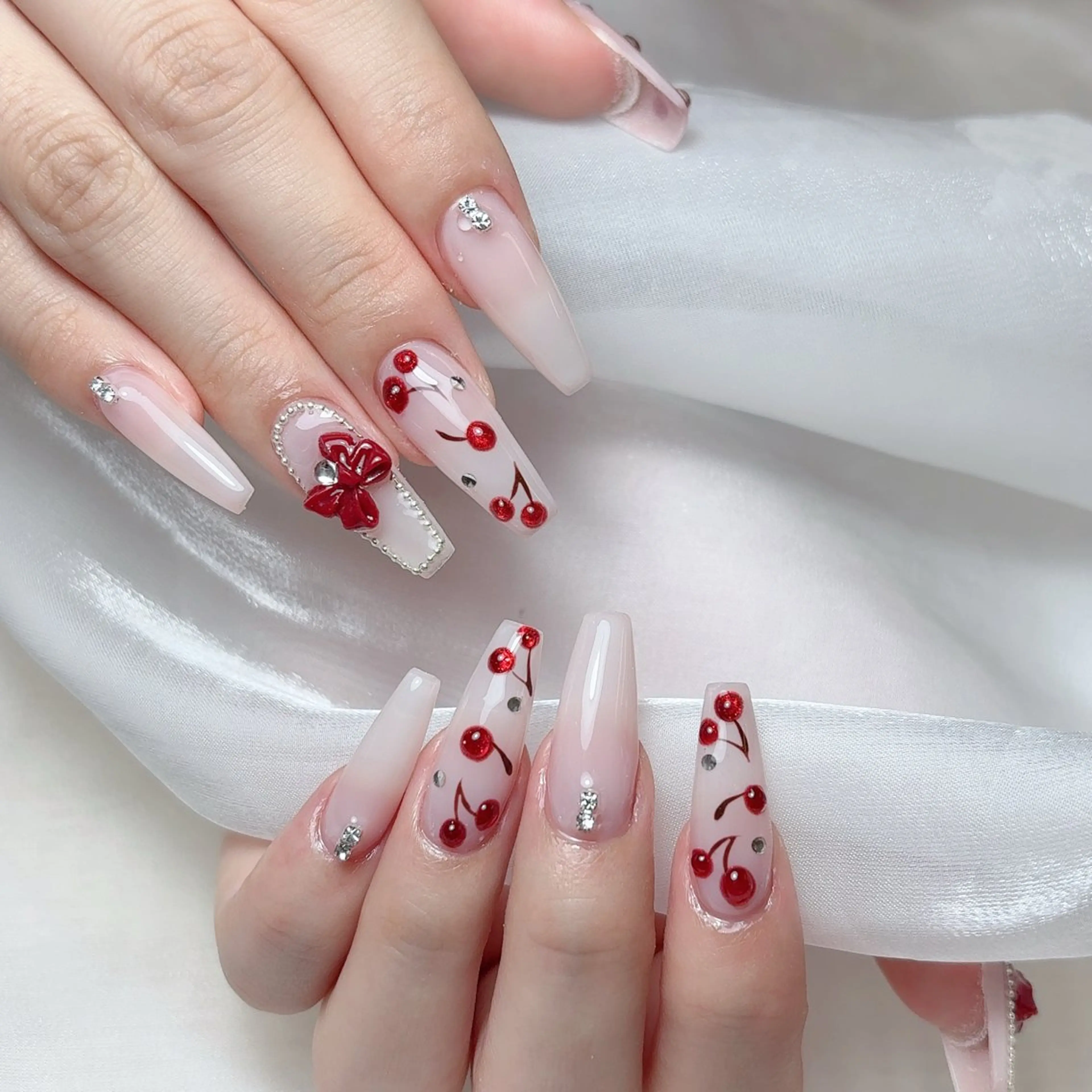 ネイル 🎀M nails✨ ビューティーのネイルデザイン