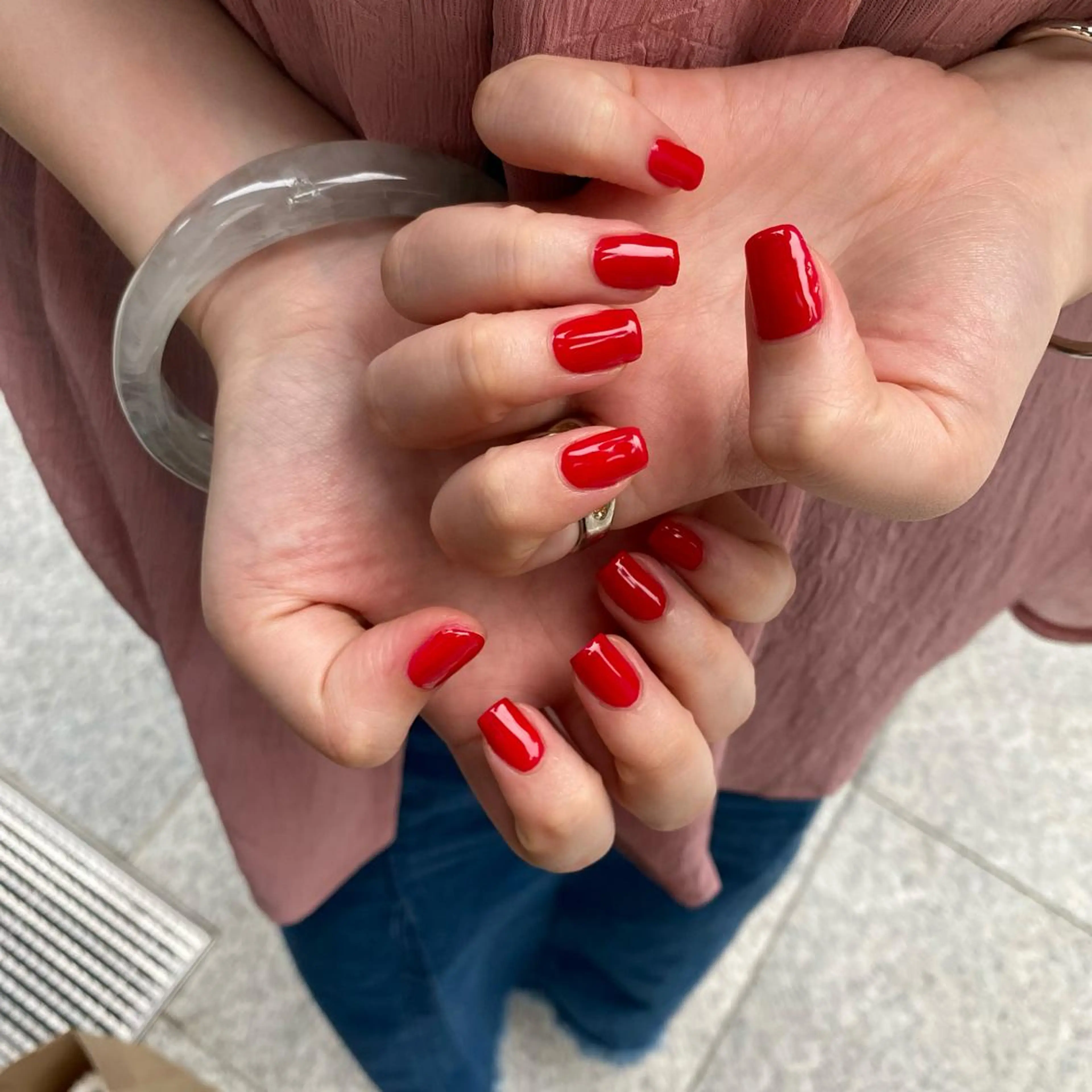 ネイル ジェルネイル ワンカラーネイル パラジェル 赤色 関谷 真登佳のネイルデザイン