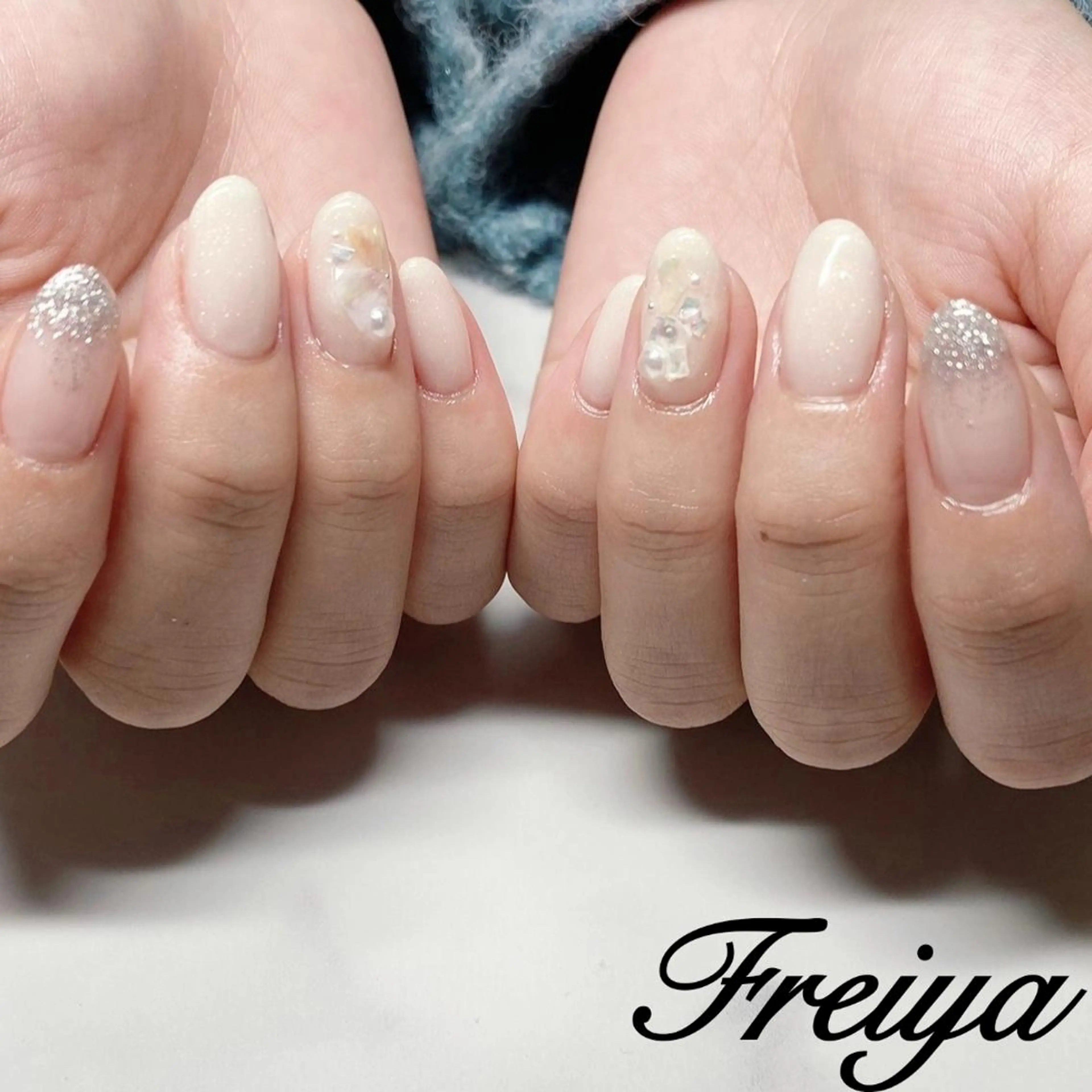 ネイル FREIYA所属・FREIYA マツエク、ネイルのマツエク・マツパデザイン