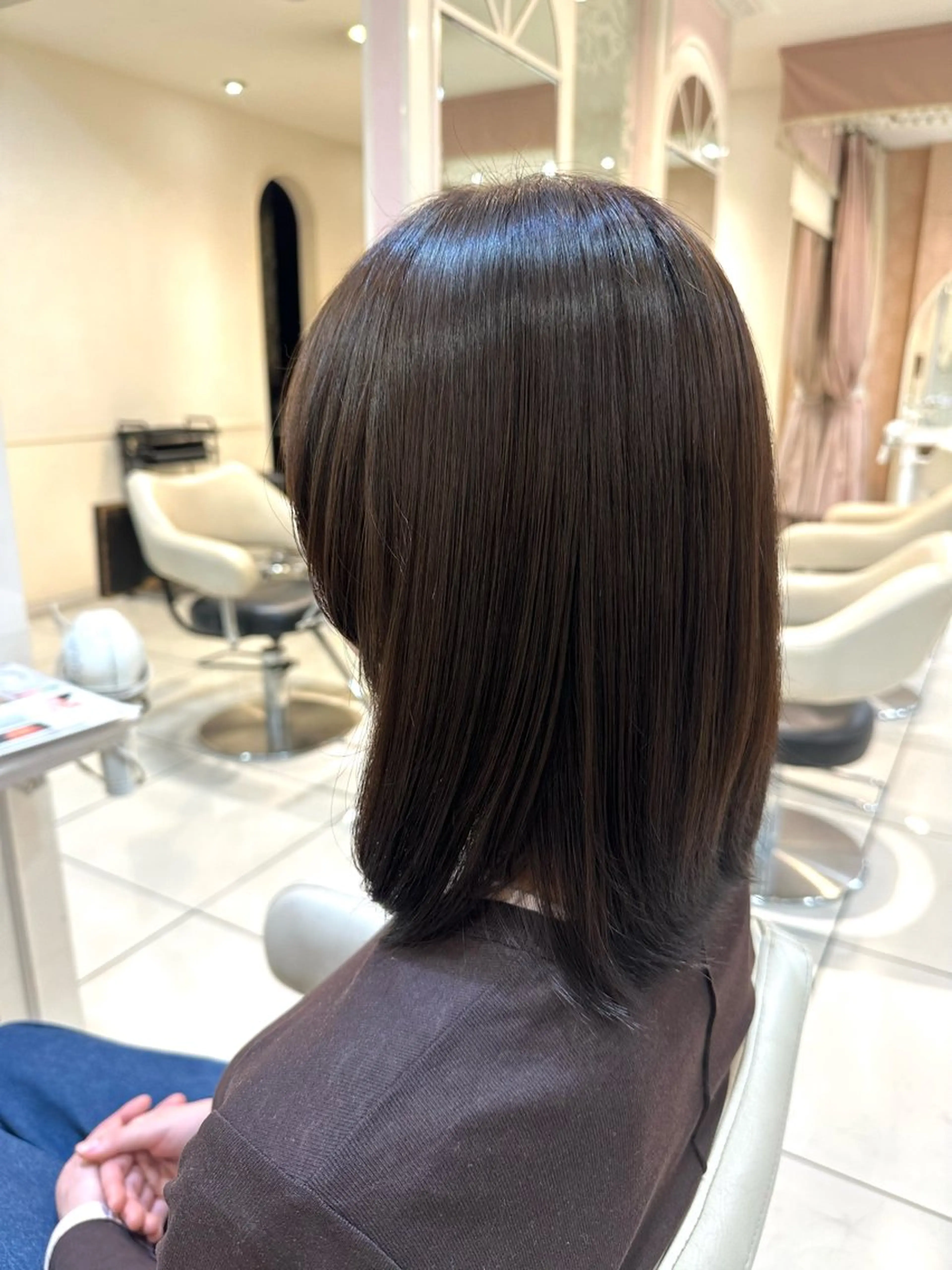 ミディアム カラー 顔周りカット レイヤーカット カット ヘアカラー 髪質改善🥂✨ Mioのヘアスタイル