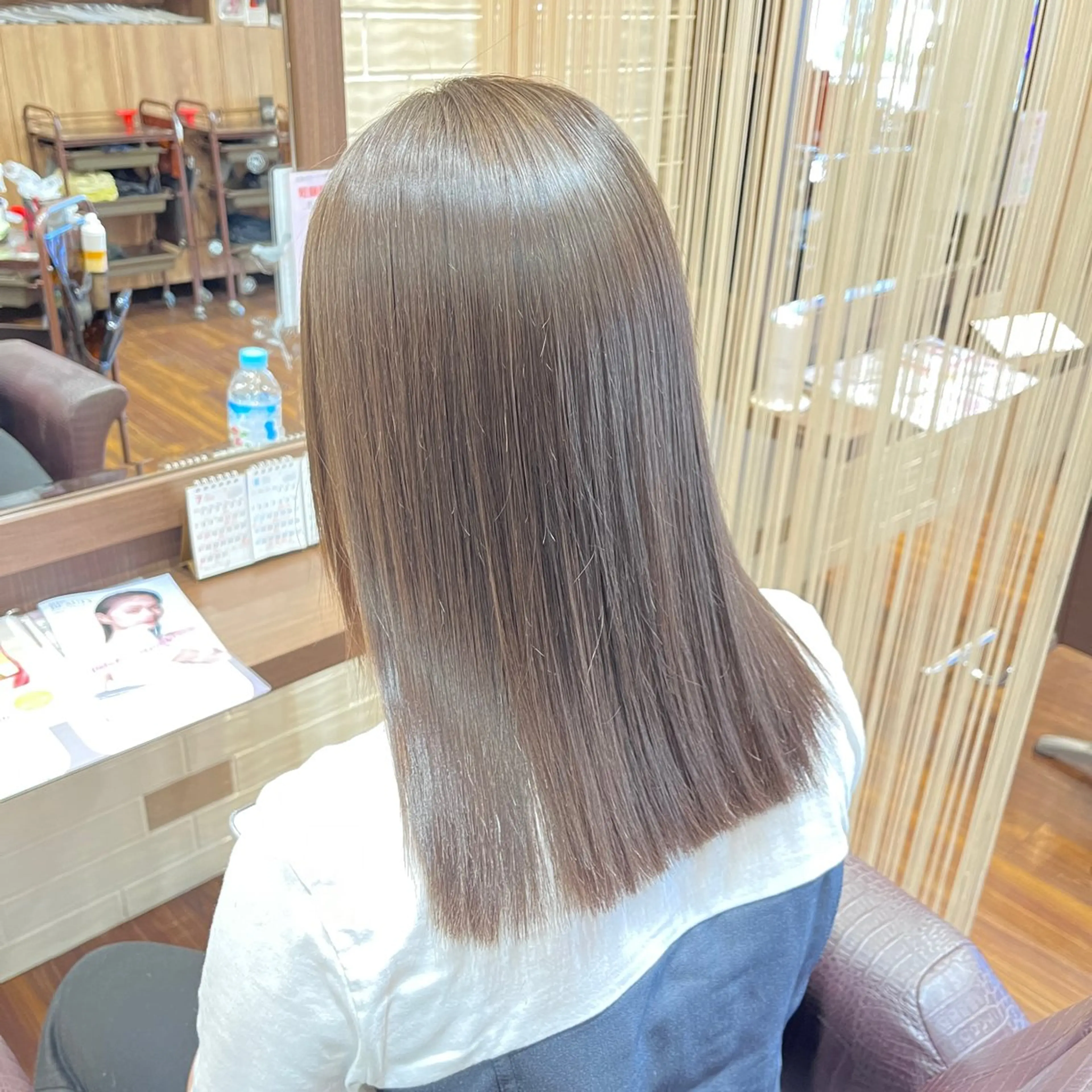 ミディアム カット 縮毛矯正 トリートメント SOUPLE 土谷優乃のヘアスタイル