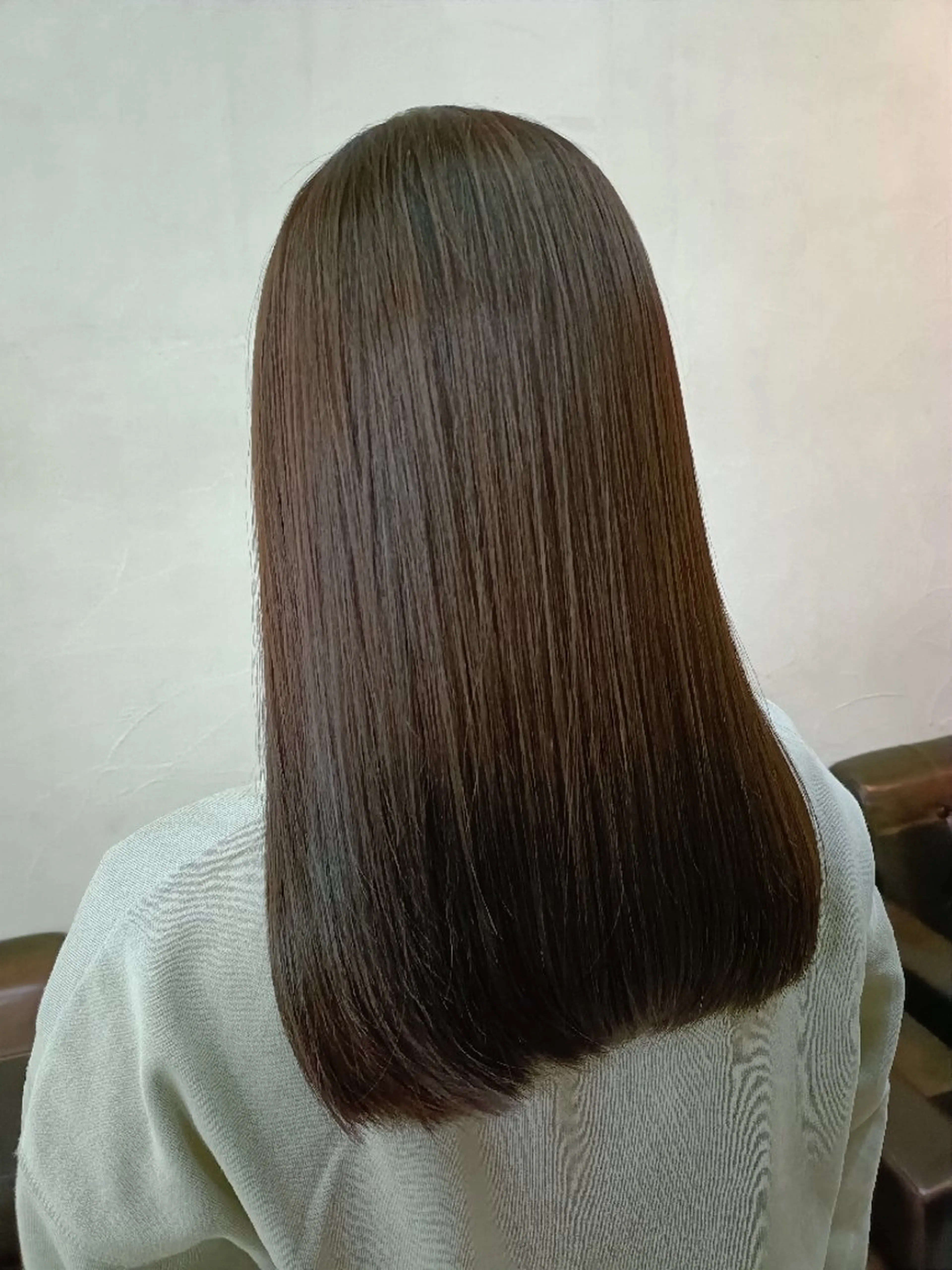 セミロング 勝連 利恵のヘアスタイル