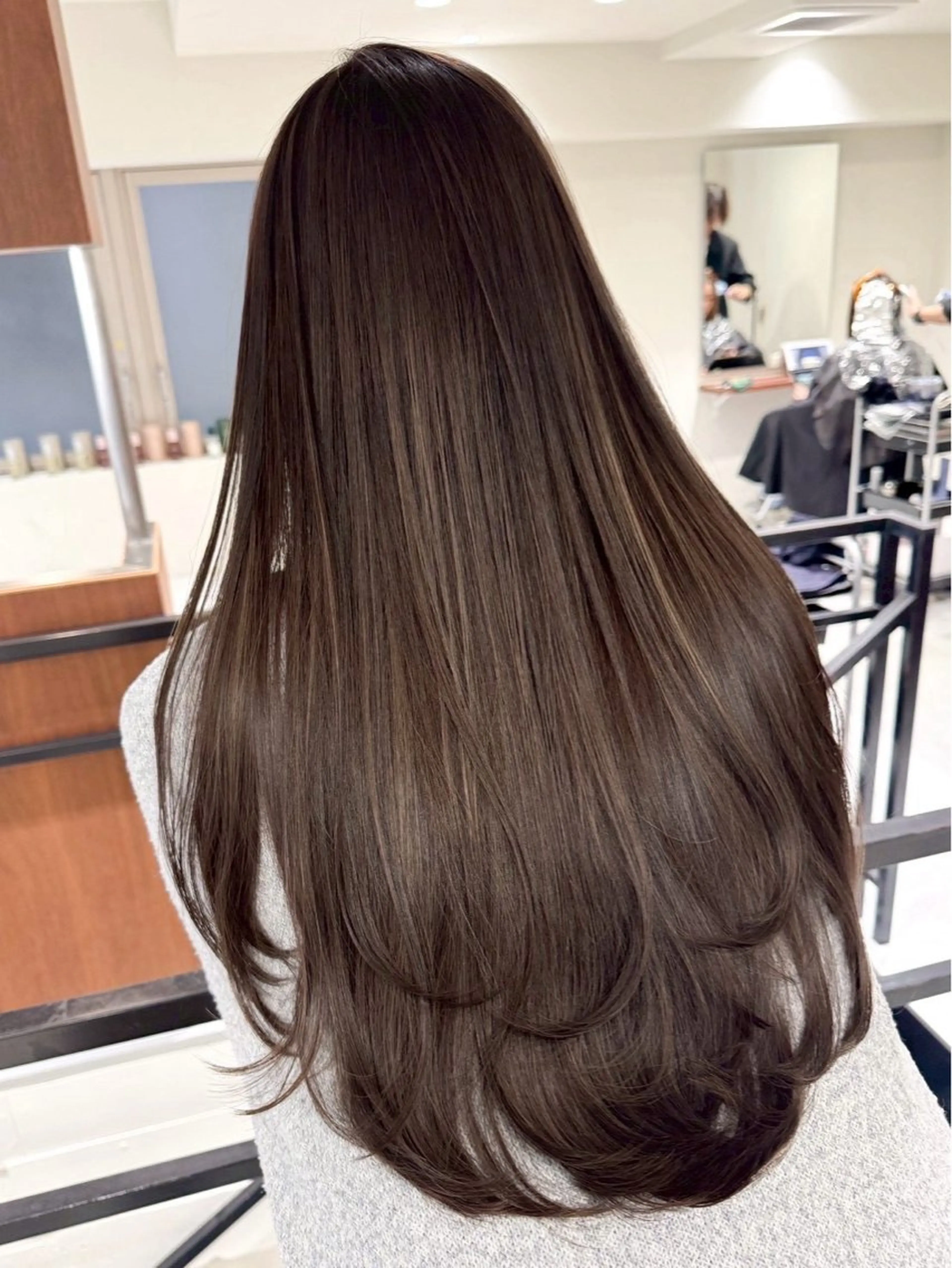 ロング レイヤーカット カット ヘアカラー 鈴木 菜々映のヘアスタイル