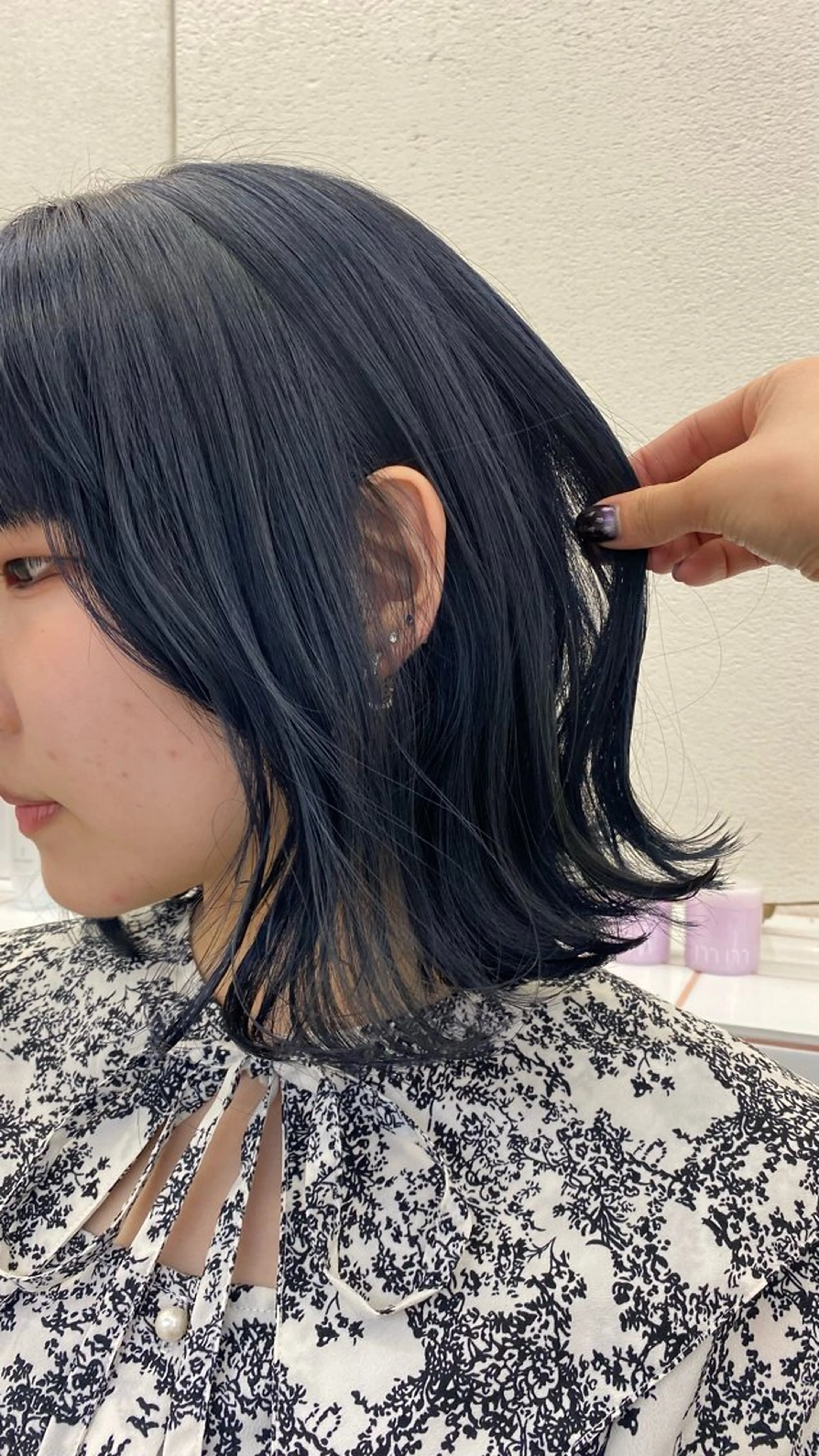 ミディアム カラー 黒髪 ネイビーカラー 卒業式のヘアスタイル NIKO/名古屋/ 伏見/花屋併設のヘアスタイル
