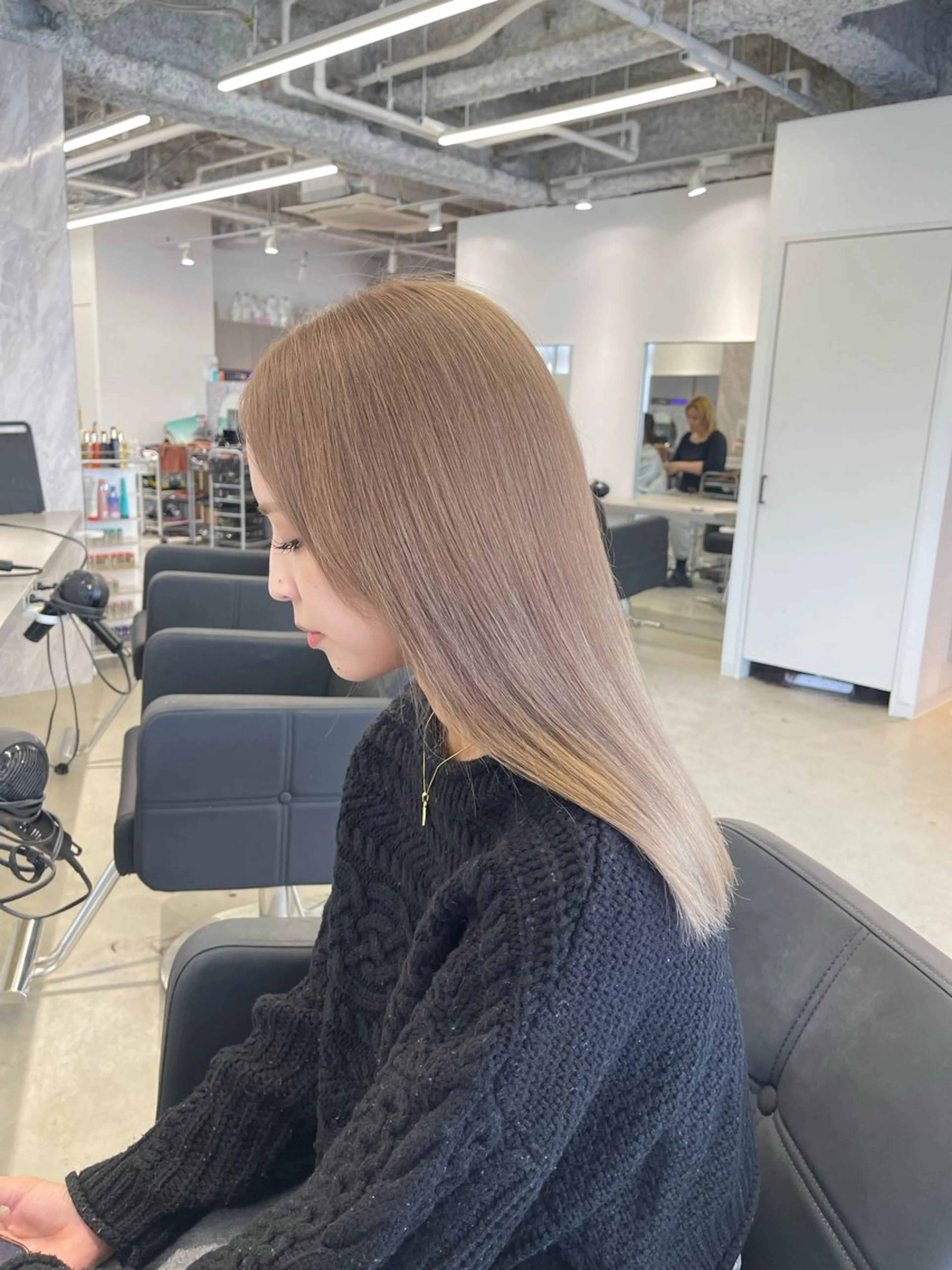 セミロング カラー ヘアカラー トリートメント 店長　MANAMI ／ブリーチ／骨格ボブのヘアスタイル