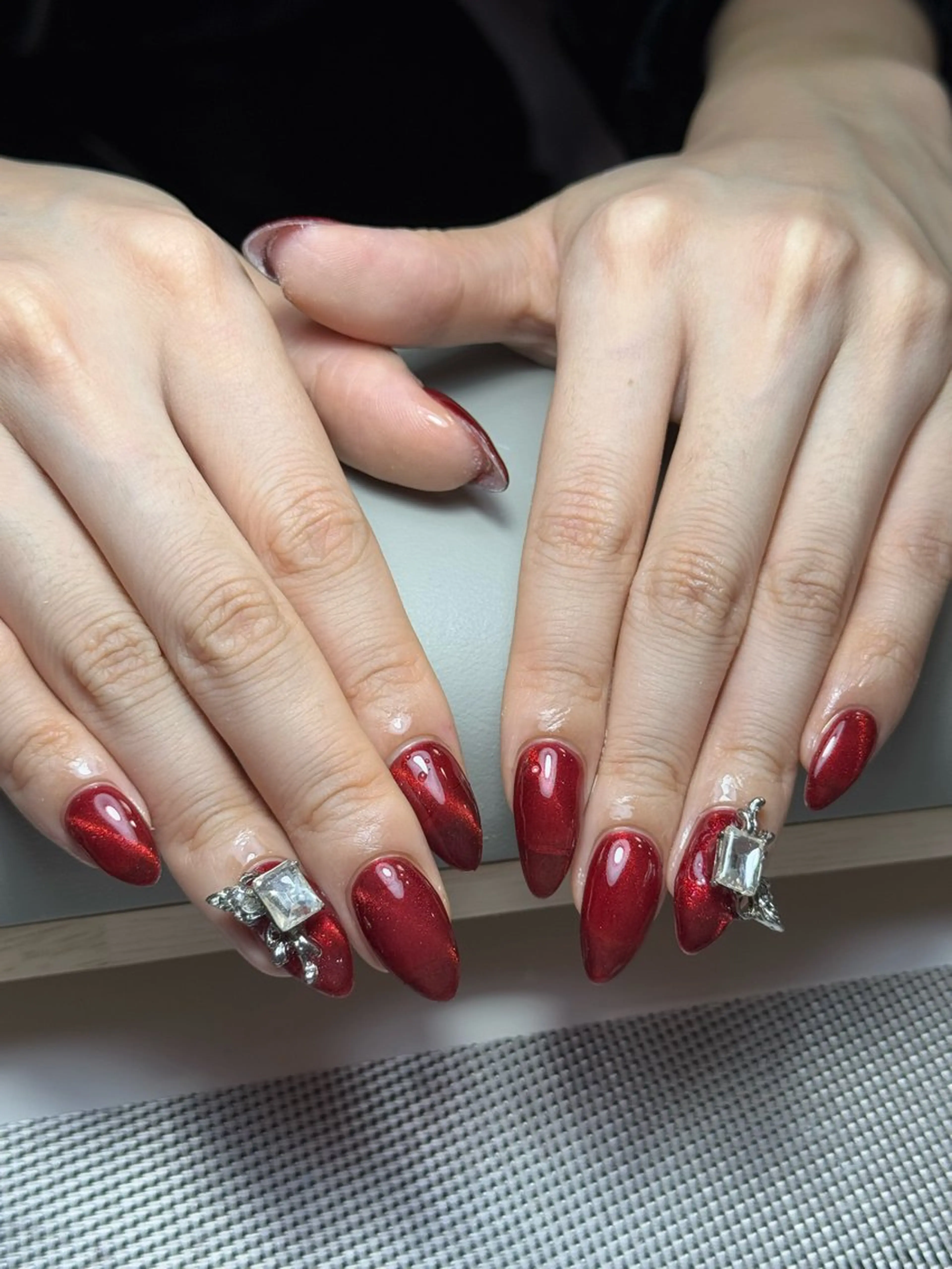 ネイル フレンチネイル マグネットネイル マグネットフレンチ ニュアンスネイル 冬ネイル ハンドネイル 🎀🎀YooLi Nail Salonのネイルデザイン