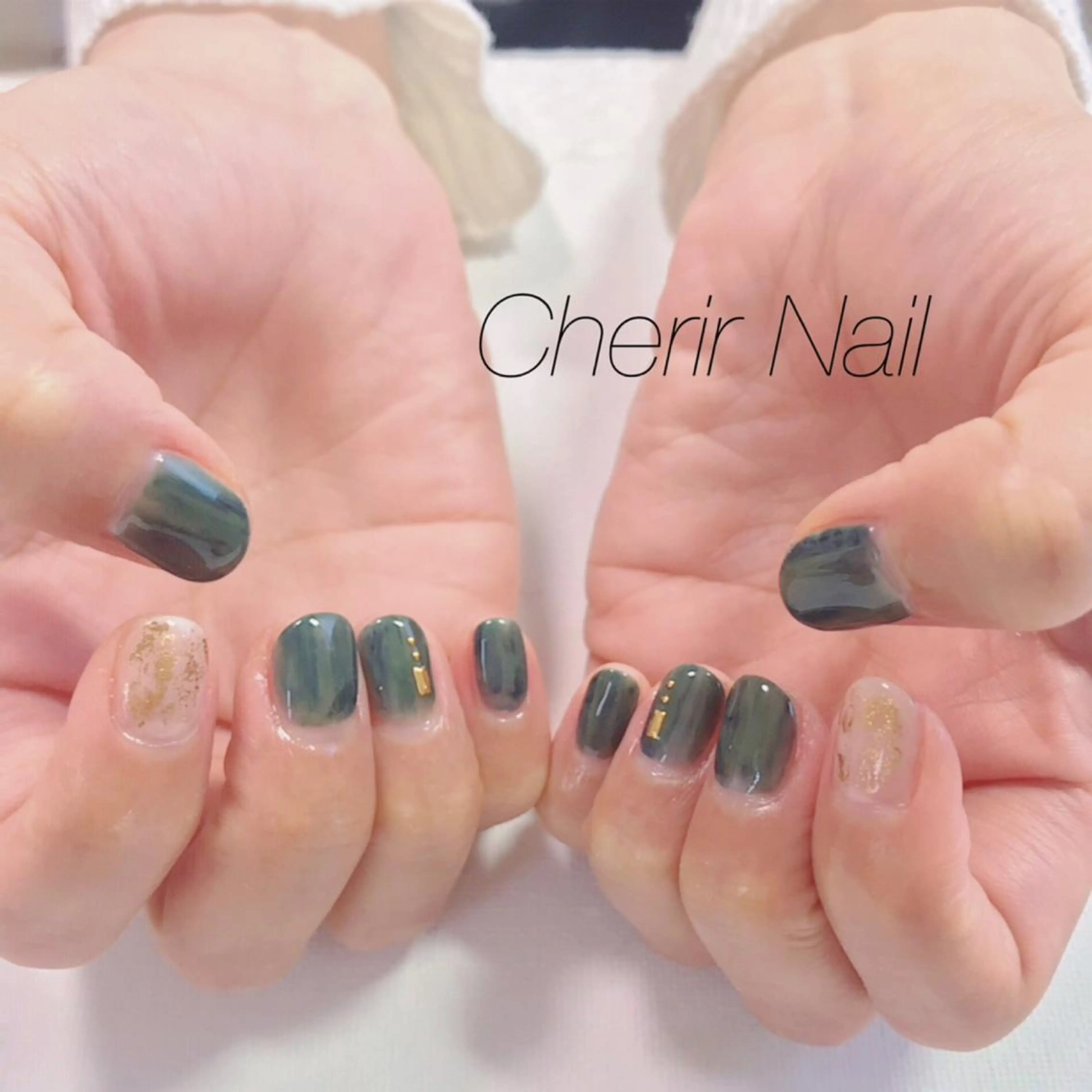 ネイル アートネイル グリーン ニュアンスネイル シンプルネイル Cherirnail kaoriのネイルデザイン