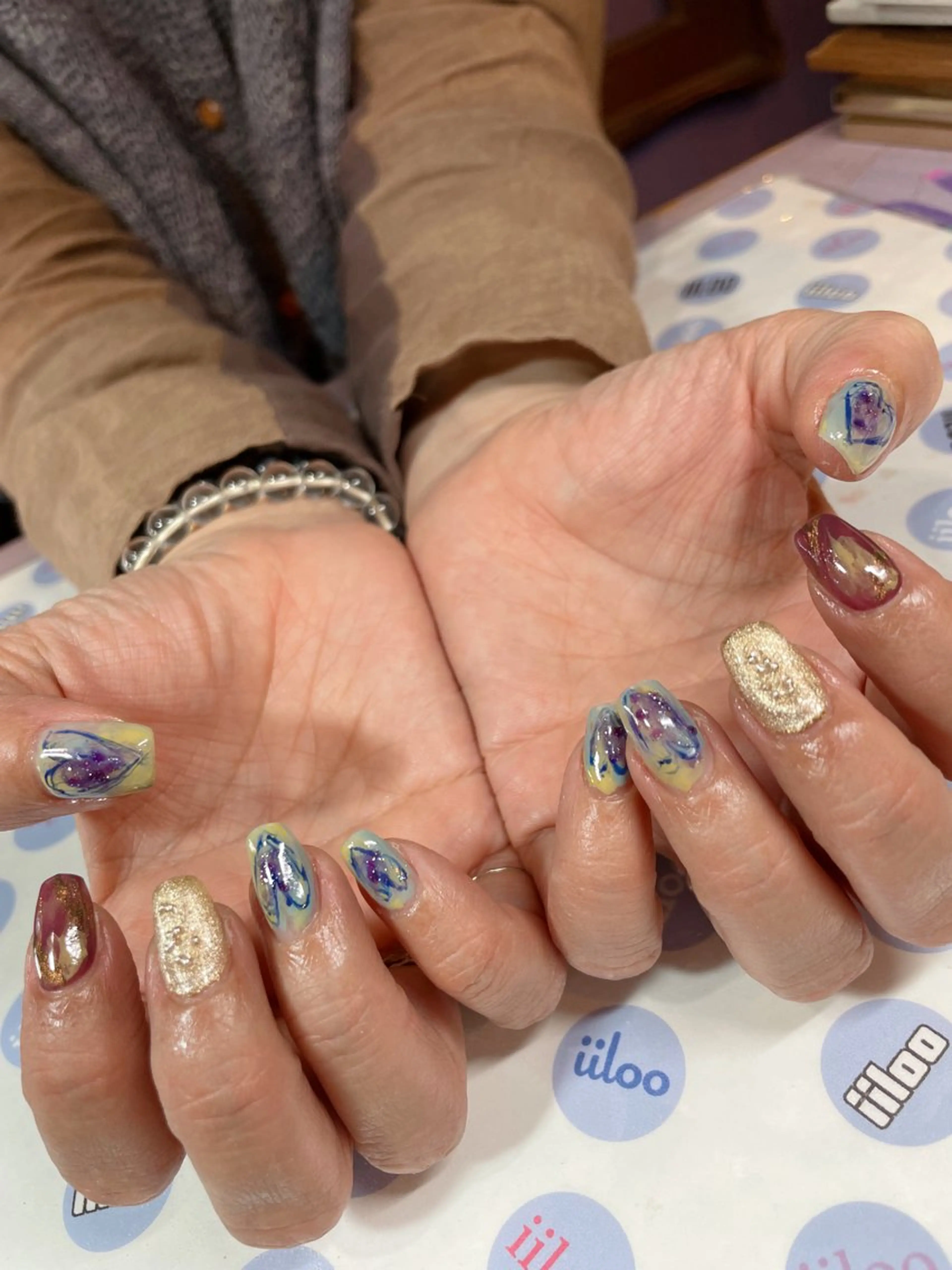 ネイル iiloo aromaworksのネイルデザイン
