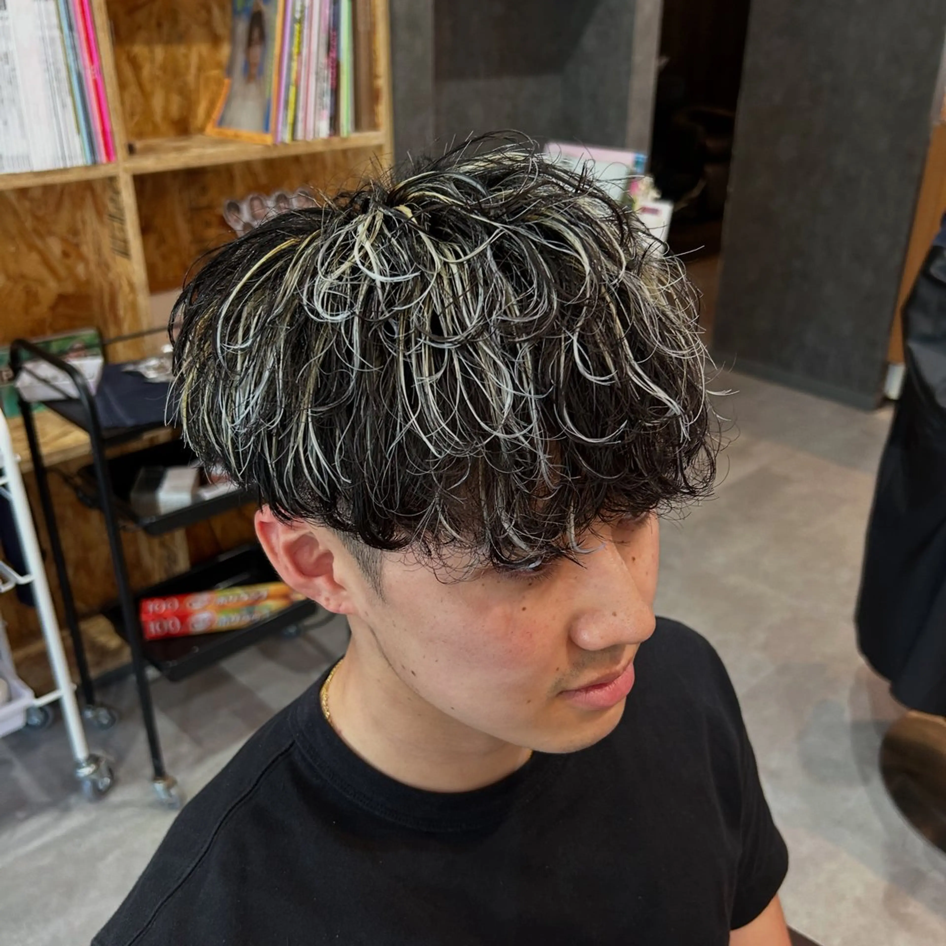 カラー パーマ ハイライトカラー 矢島 列彩のヘアスタイル