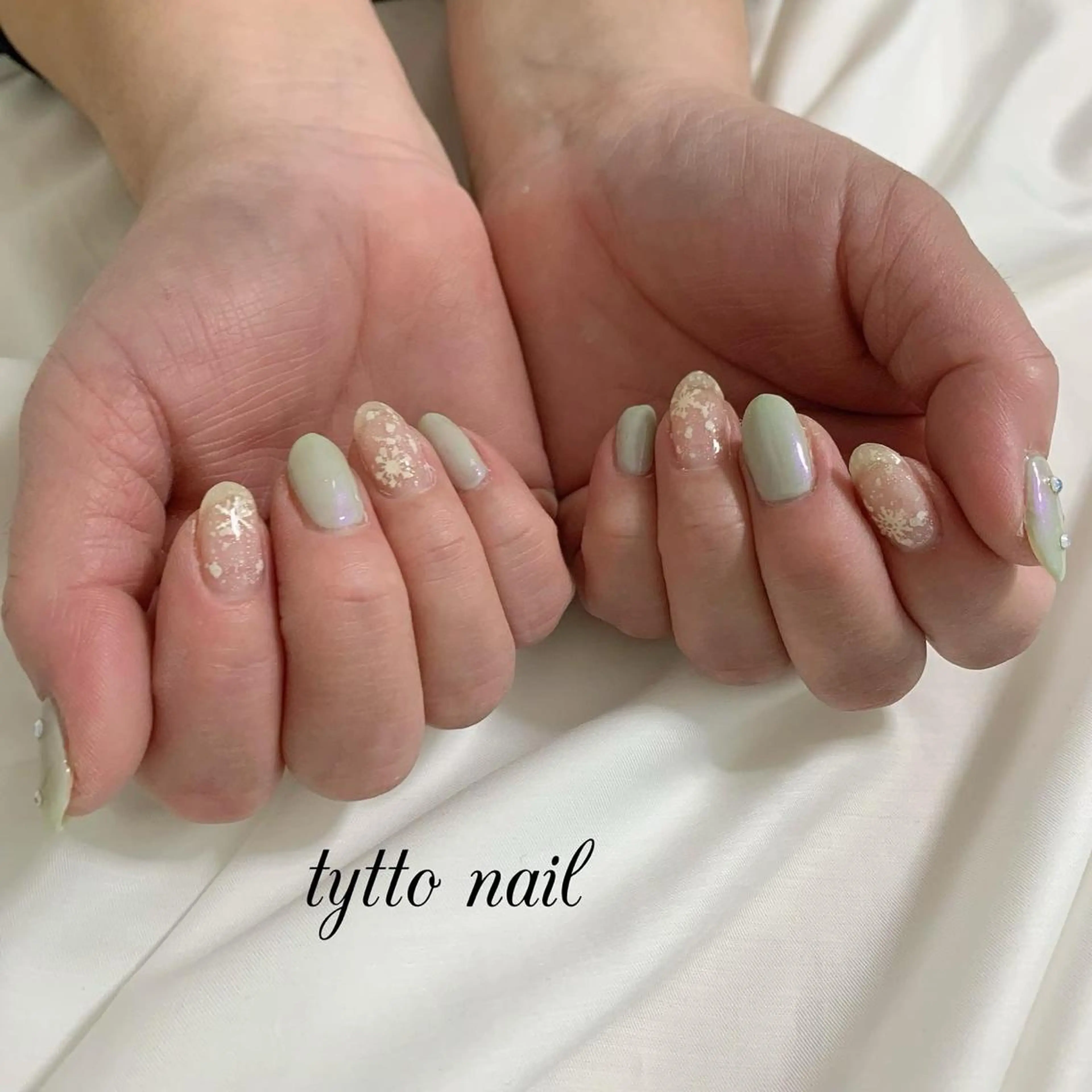 ネイル オーロラネイル グリーン 冬ネイル ハンドネイル tytto nail ❤︎‪‪eri‪‪のネイルデザイン