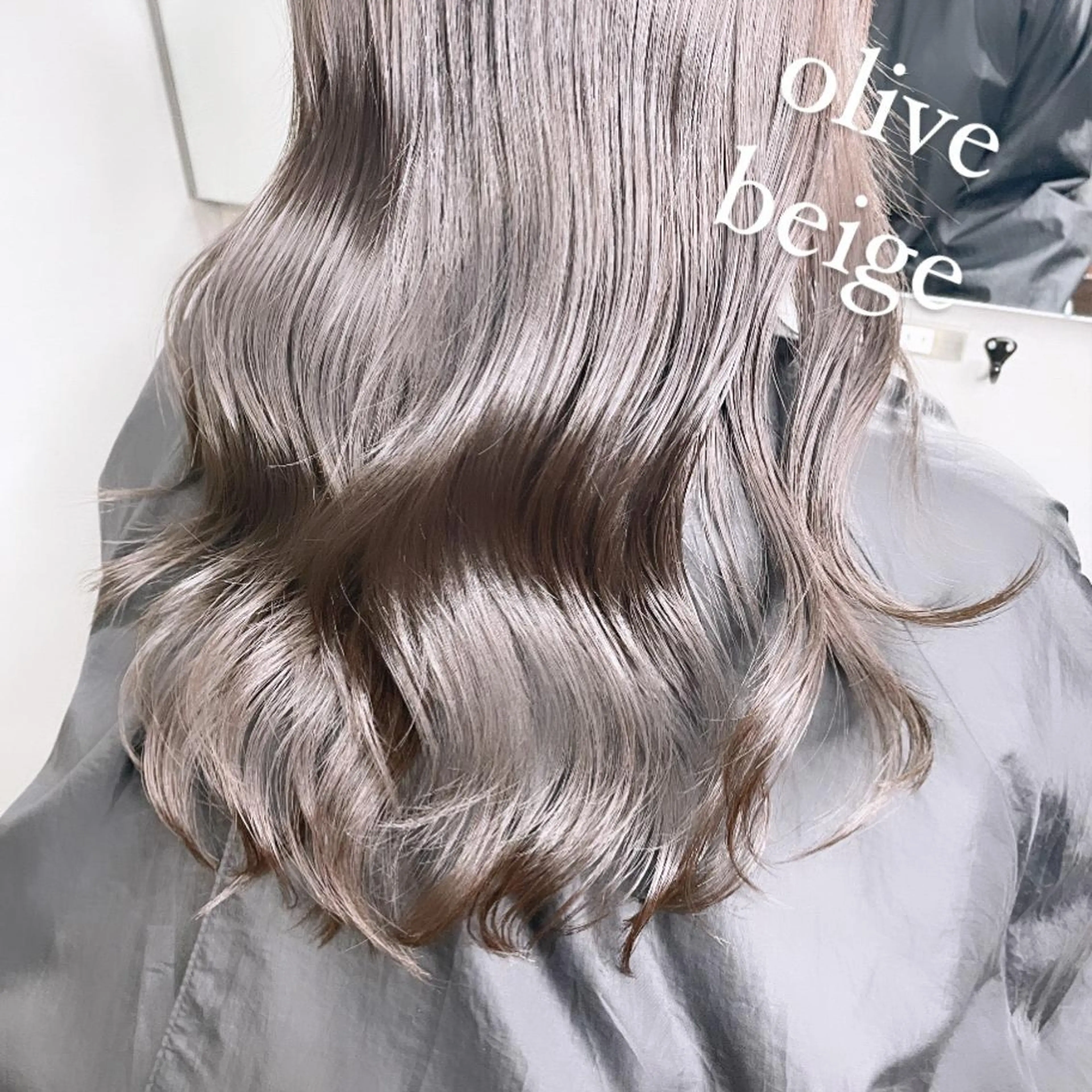 ロング カラー アディクシーカラー ベージュカラー ブリーチ 透明感カラー グレージュ カット ヘアカラー トリートメント 透明感カラー× 小顔カット♡ヒデさんのヘアスタイル