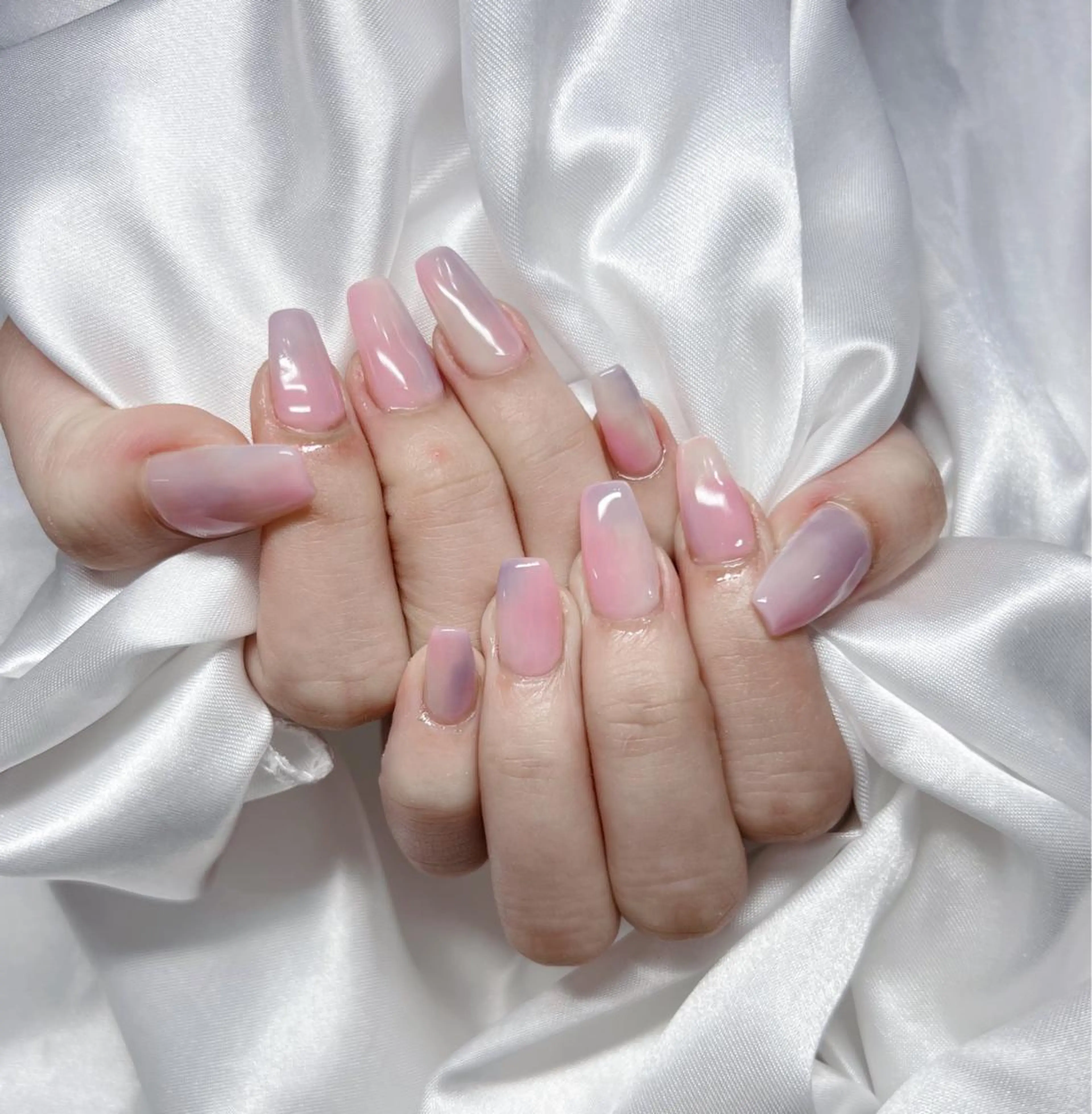 ネイル フレンチネイル ジェルネイル 韓国ネイル 持ち込み パラジェル ハンドネイル ハンドケア ちゅるんネイル🪄 耳ツボジュエリー🔗のネイルデザイン