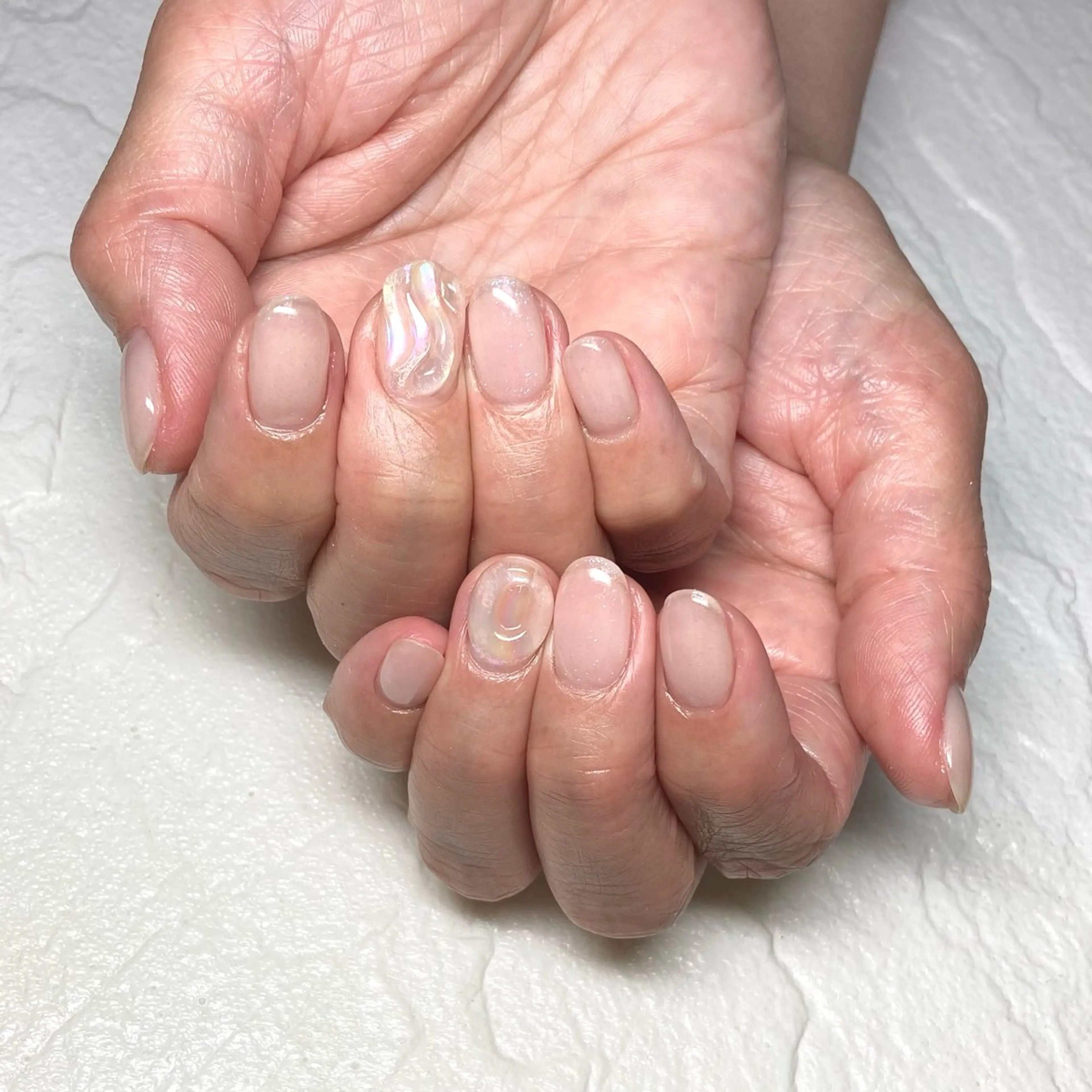 ネイル オーロラネイル ぷっくりネイル m美.所属・m美.ーエムミー 【nail&eye】のネイルデザイン