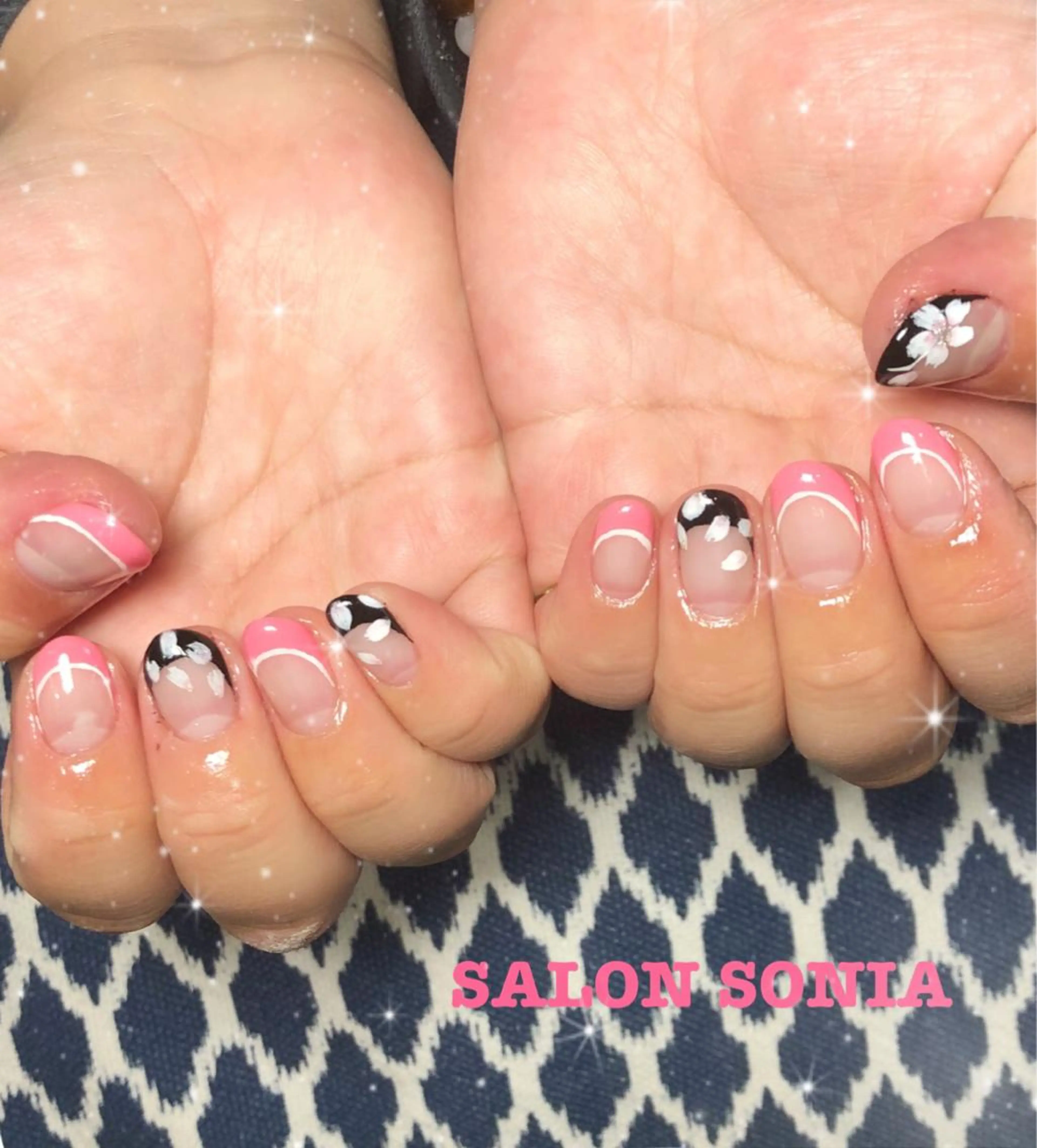 ネイル 小顔・毛穴・たるみ ネイル　似内真樹のエステ・リラクイメージ