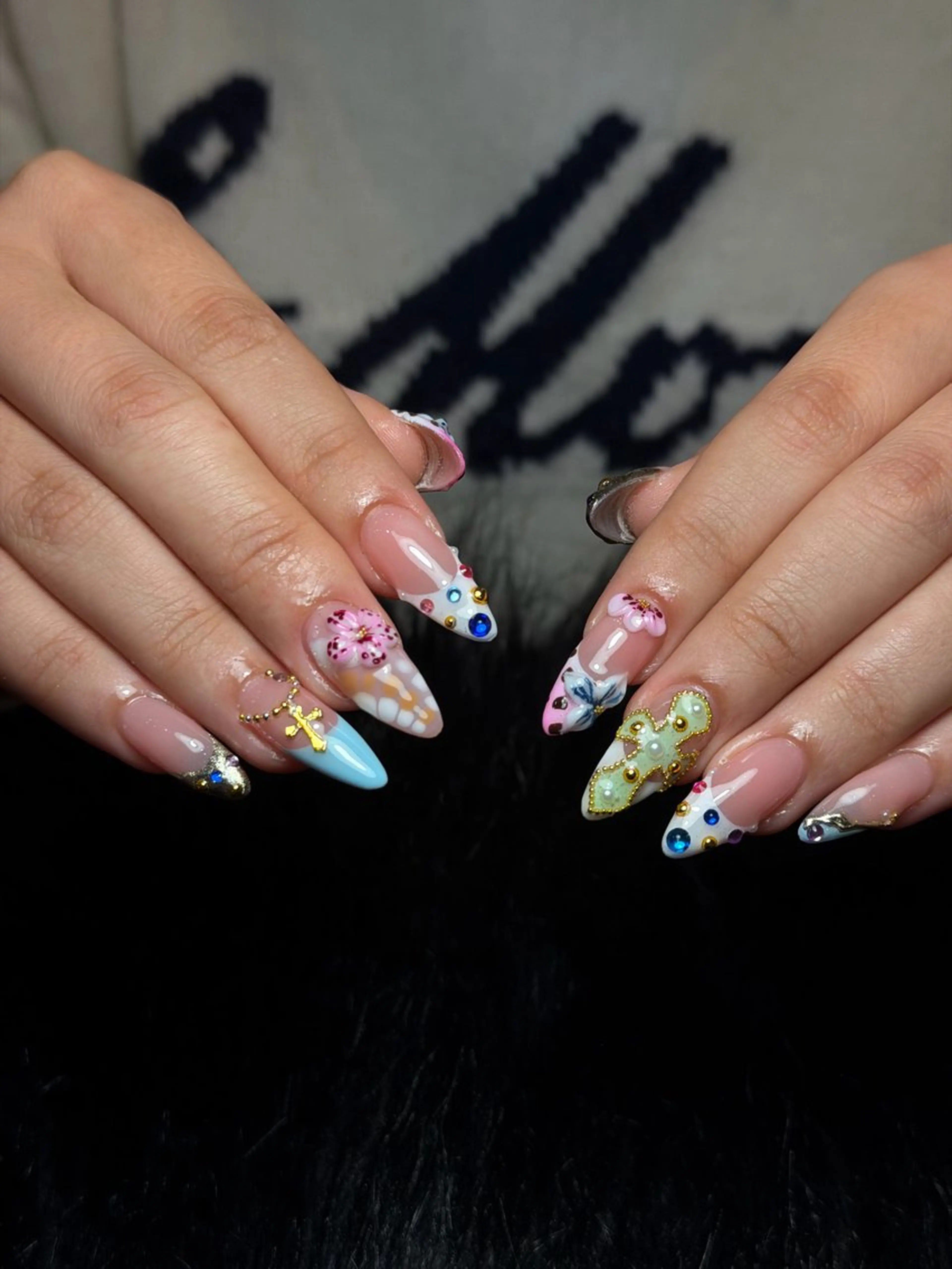 ネイル フレンチネイル グラデーション 韓国ネイル マグネットネイル シンプルネイル ハンドネイル CoMo Nail Studio所属・CoMo Nailのネイルデザイン
