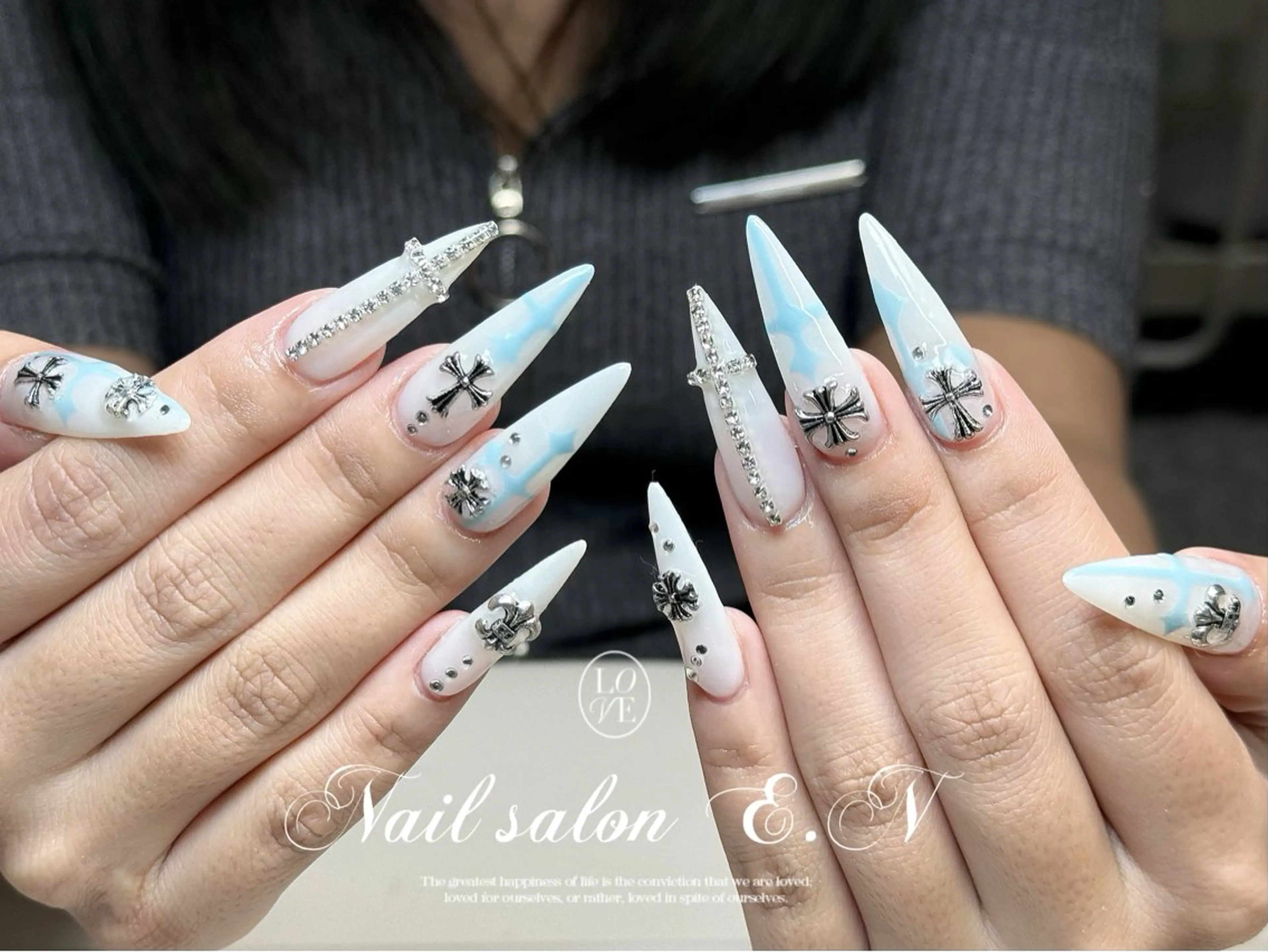 ネイル アートネイル オーロラネイル ガーリー キラキラネイル 韓国ネイル E.N🦋 長さ出し/持ち込みのネイルデザイン