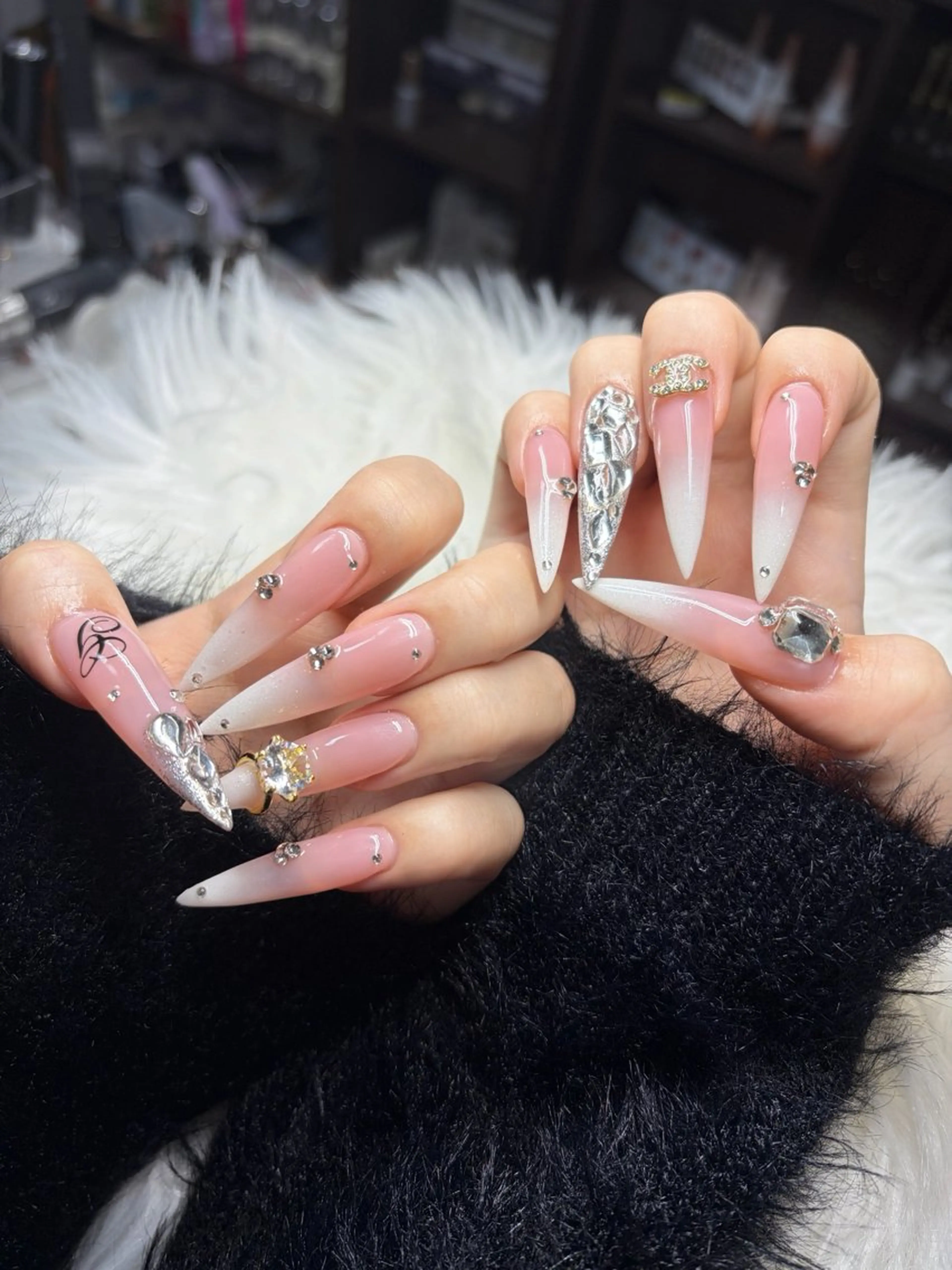 ネイル アートネイル オーロラネイル チークネイル 長さ出し フットネイル ハンドネイル Chan nailsのネイルデザイン