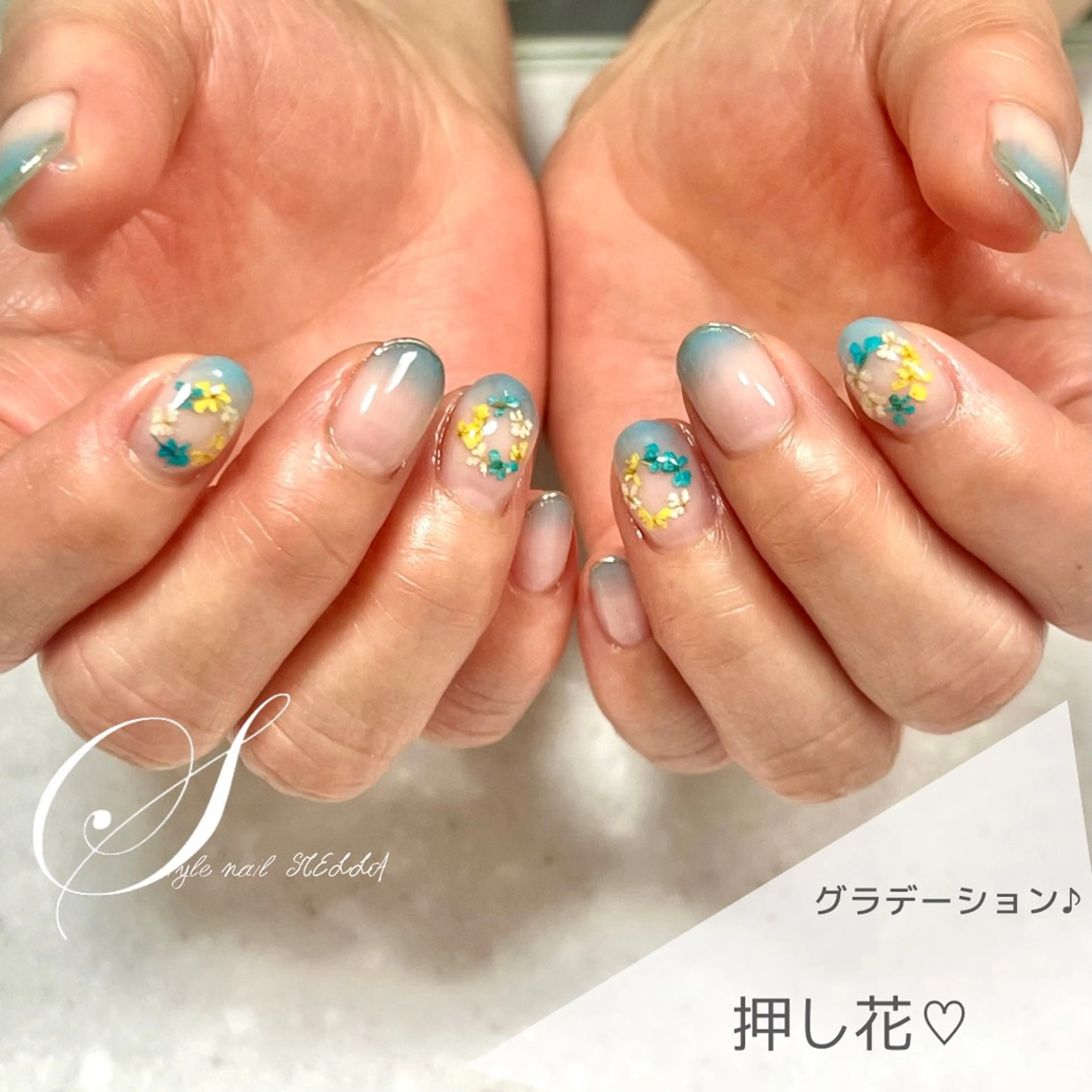 ネイル グラデーション ミラーネイル ハンドネイル ステラ marikominoのネイルデザイン