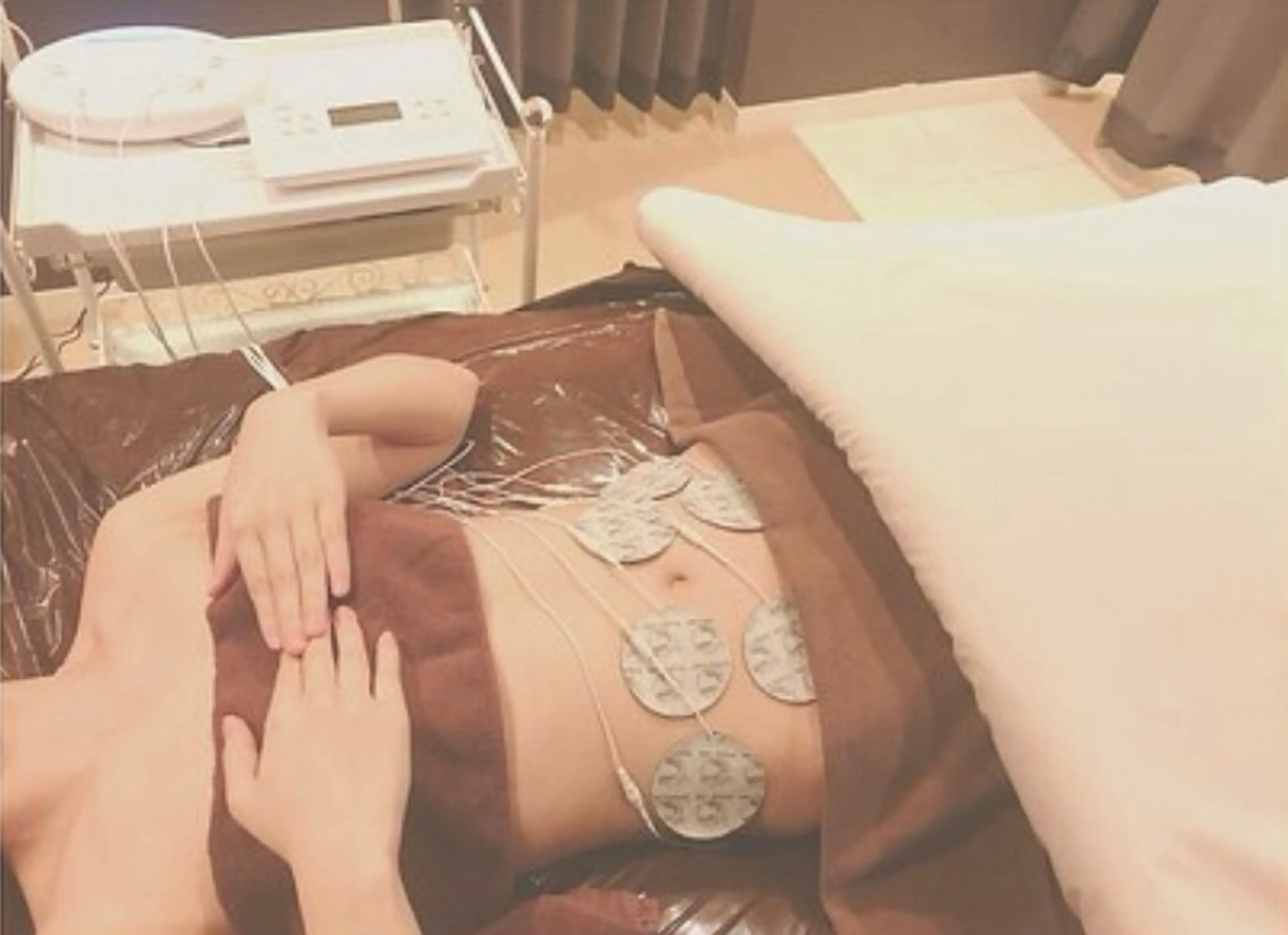 【岩盤エクササイズ】岩盤浴マット+EMSの写真