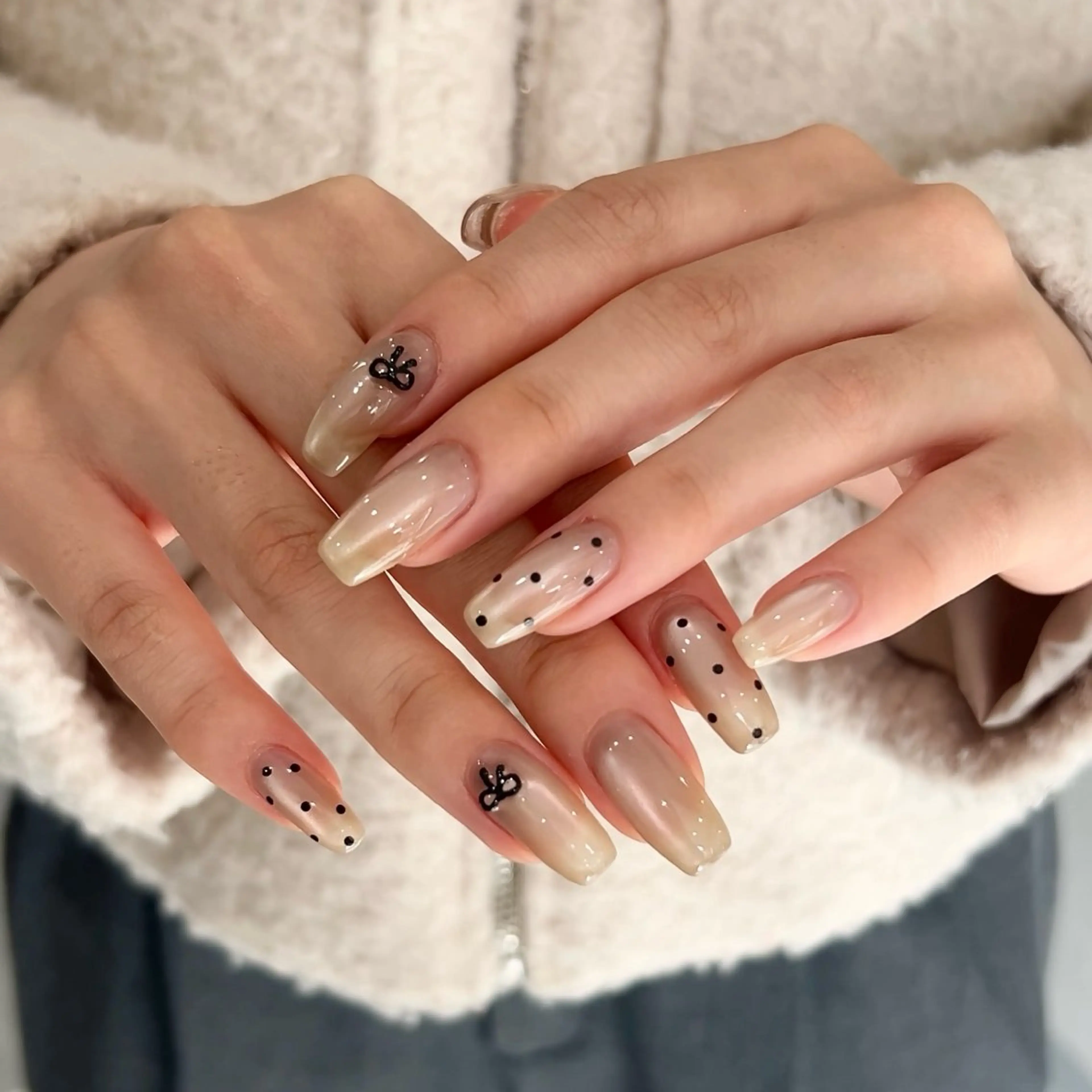 ネイル ドット リボン RYO ／Amourのネイルデザイン