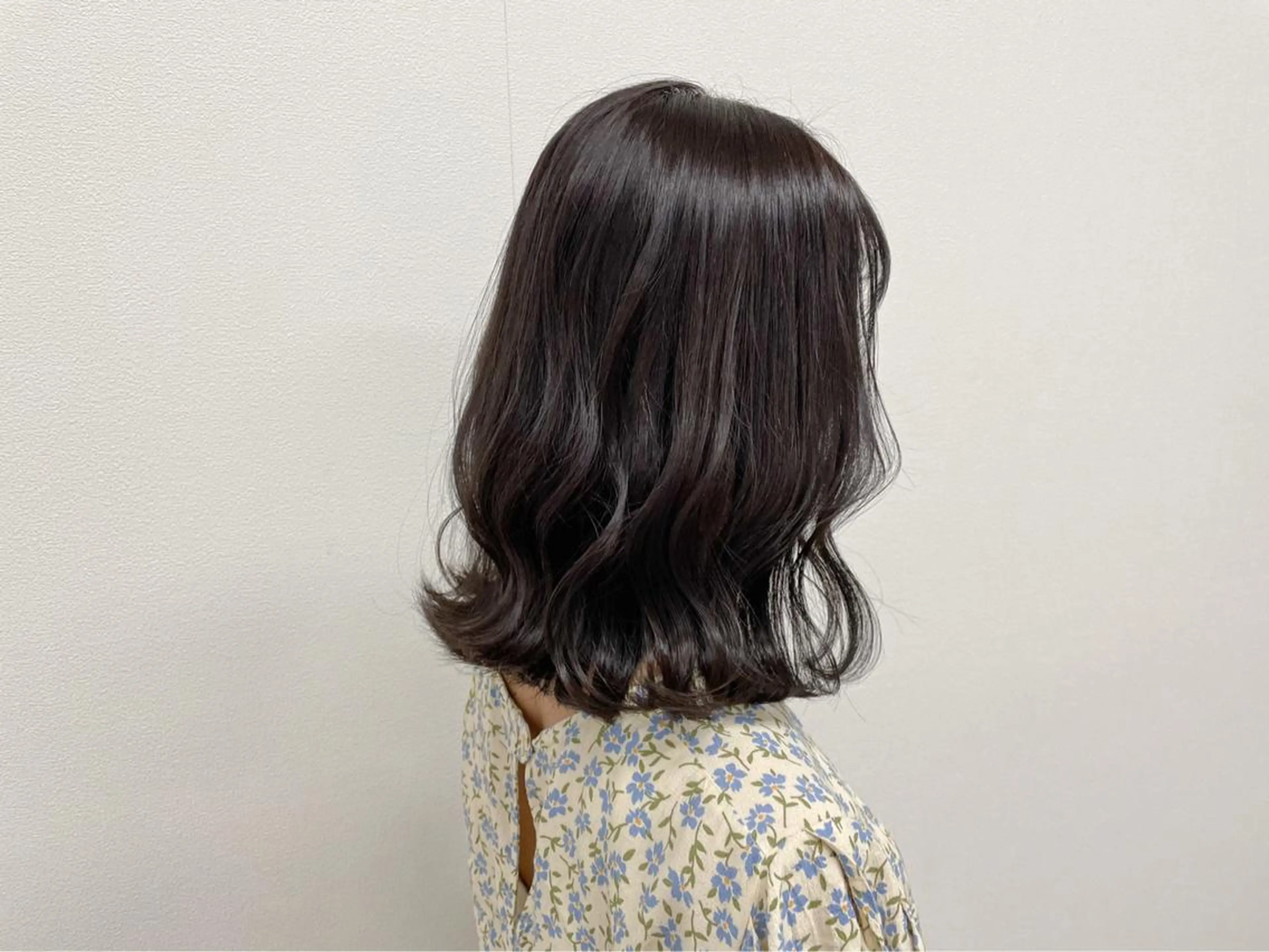 ミディアム カラー ヘアアレンジ アッシュ ミストバング ベージュカラー 黒髪 ブリーチ maoブリーチ無し 似合わせカラーのヘアスタイル