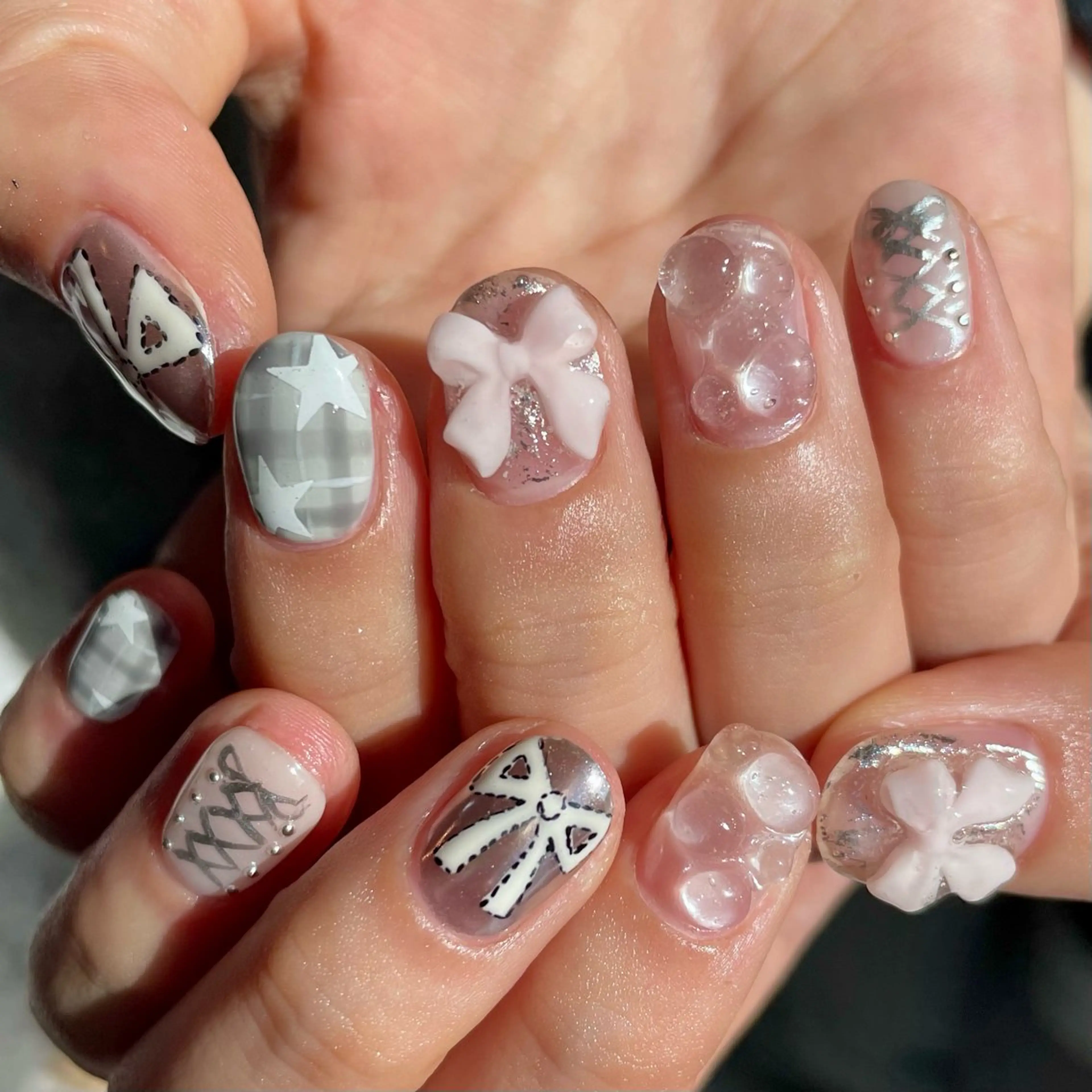 ネイル ハンドネイル AOI✩⡱ y2kネイルのネイルデザイン