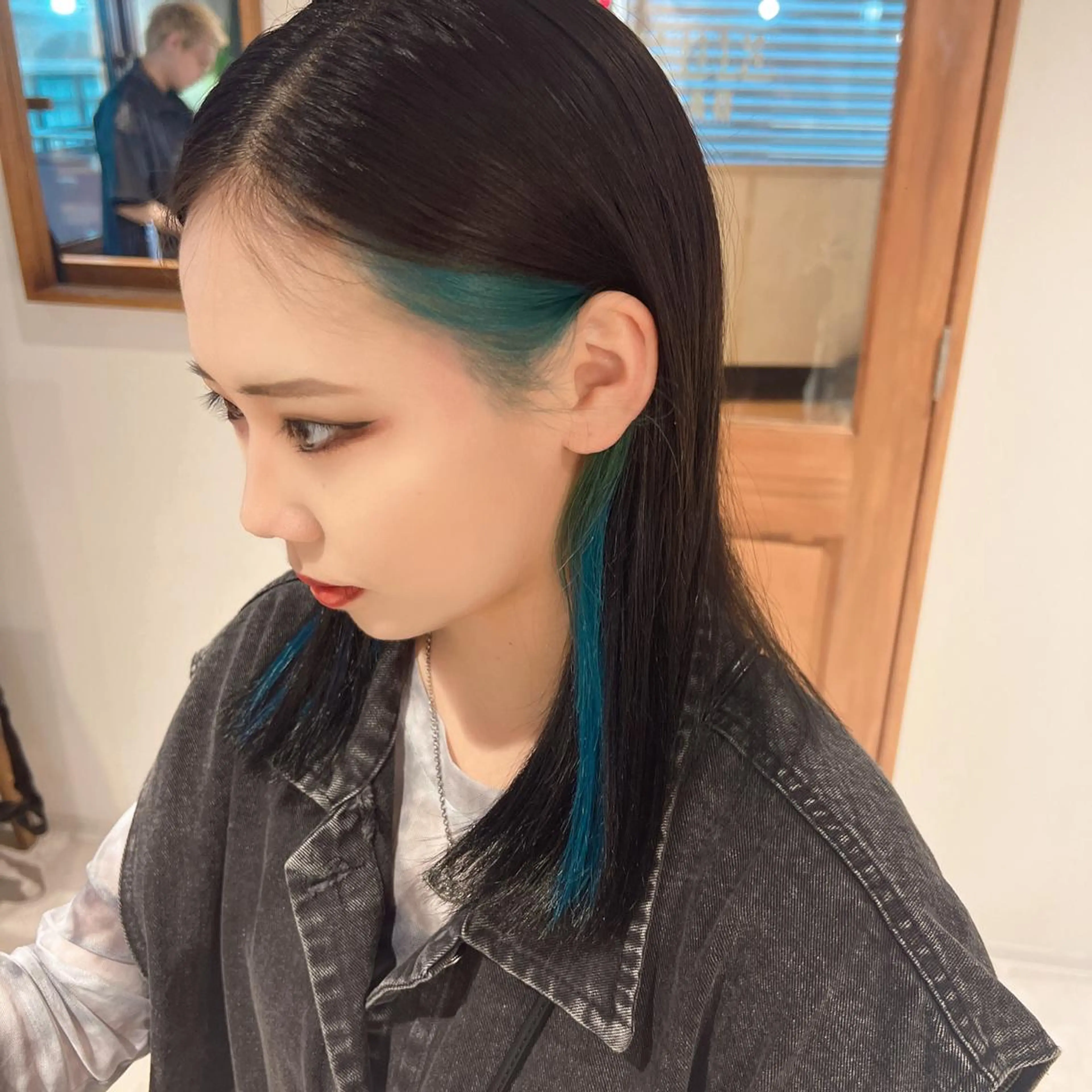 カラー 黒髪 ブルーカラー 🎀 夏秋🎀のヘアスタイル