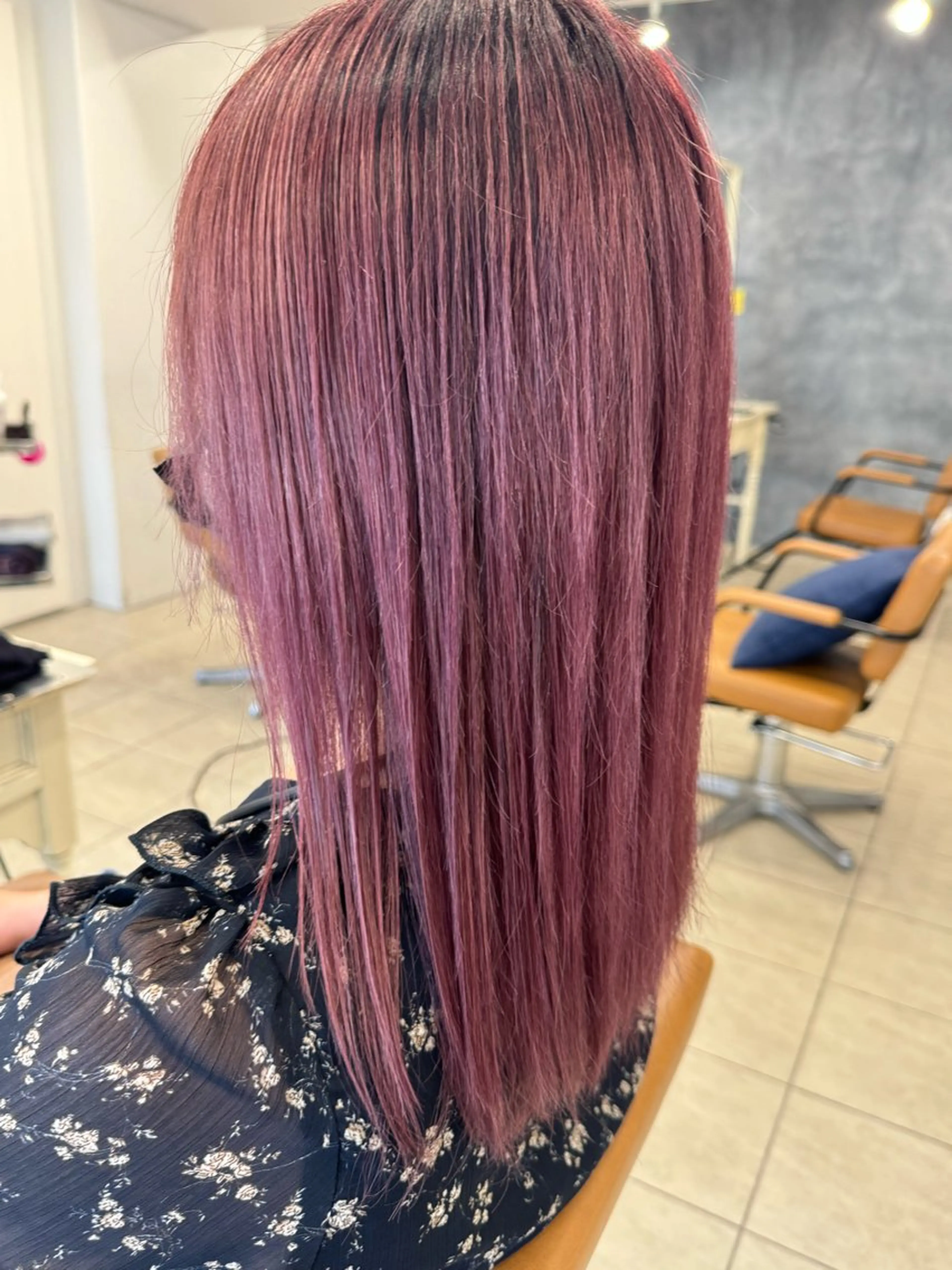 カラー ○HITOMI ○のヘアスタイル