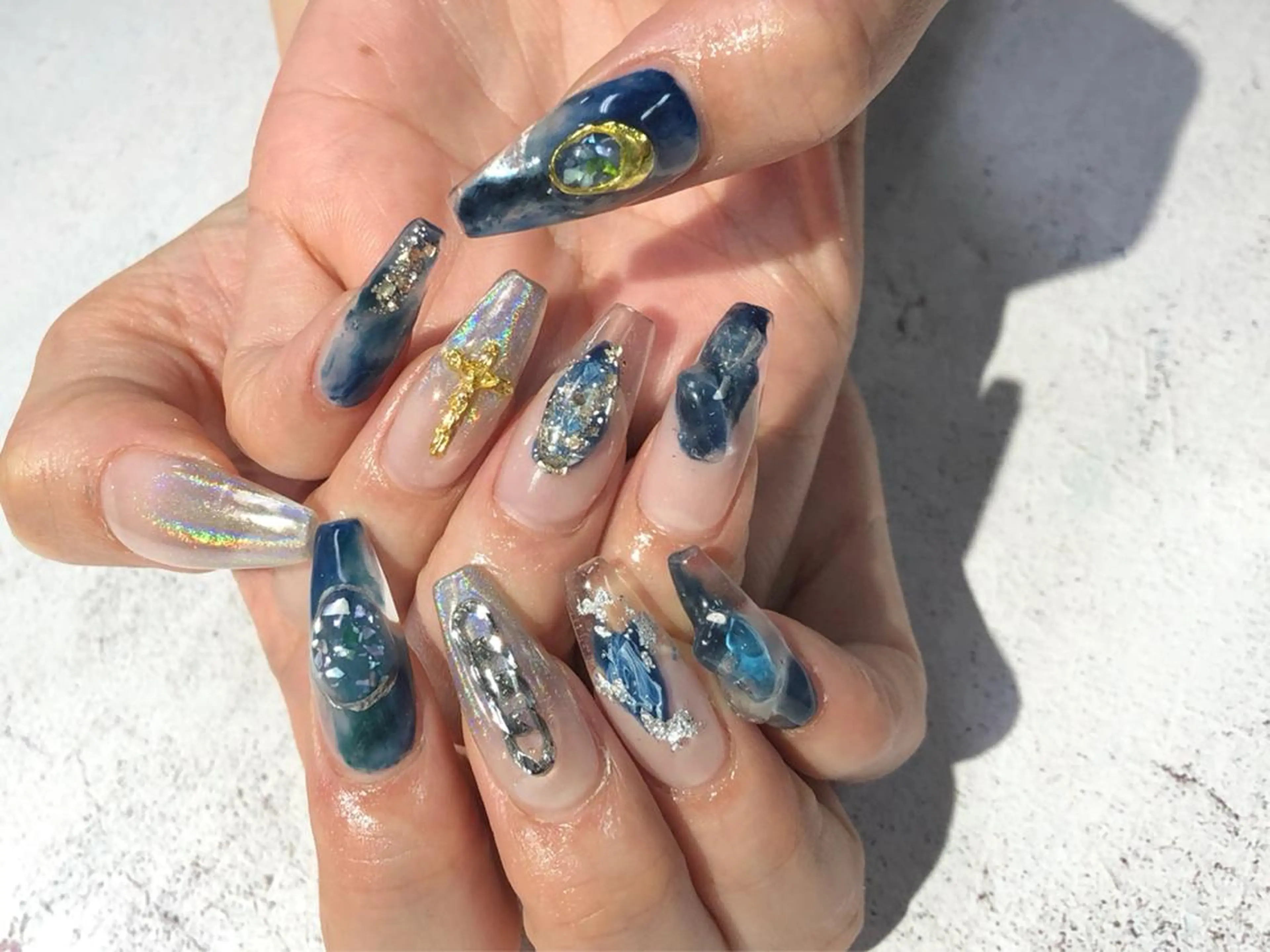 ネイル アートネイル ブルー ジェルネイル ミラーネイル ニュアンスネイル nailstudio eviz新宿店のネイルデザイン
