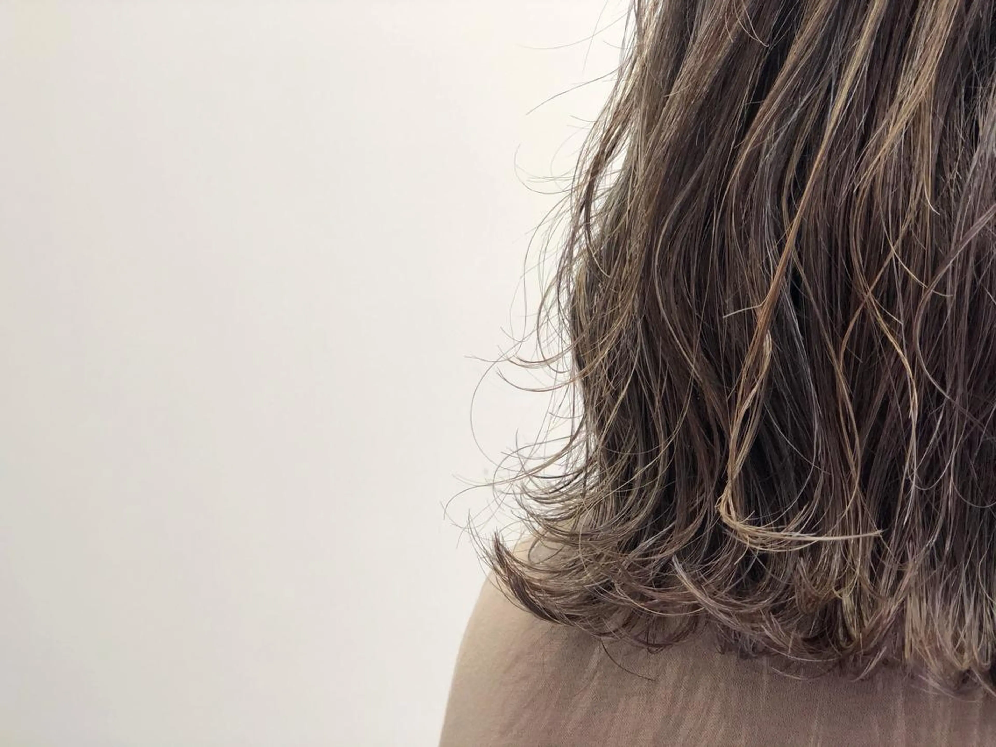 ミディアム カラー アッシュ ハイライトカラー ハイライト Tao所属・藤川 大智のヘアスタイル