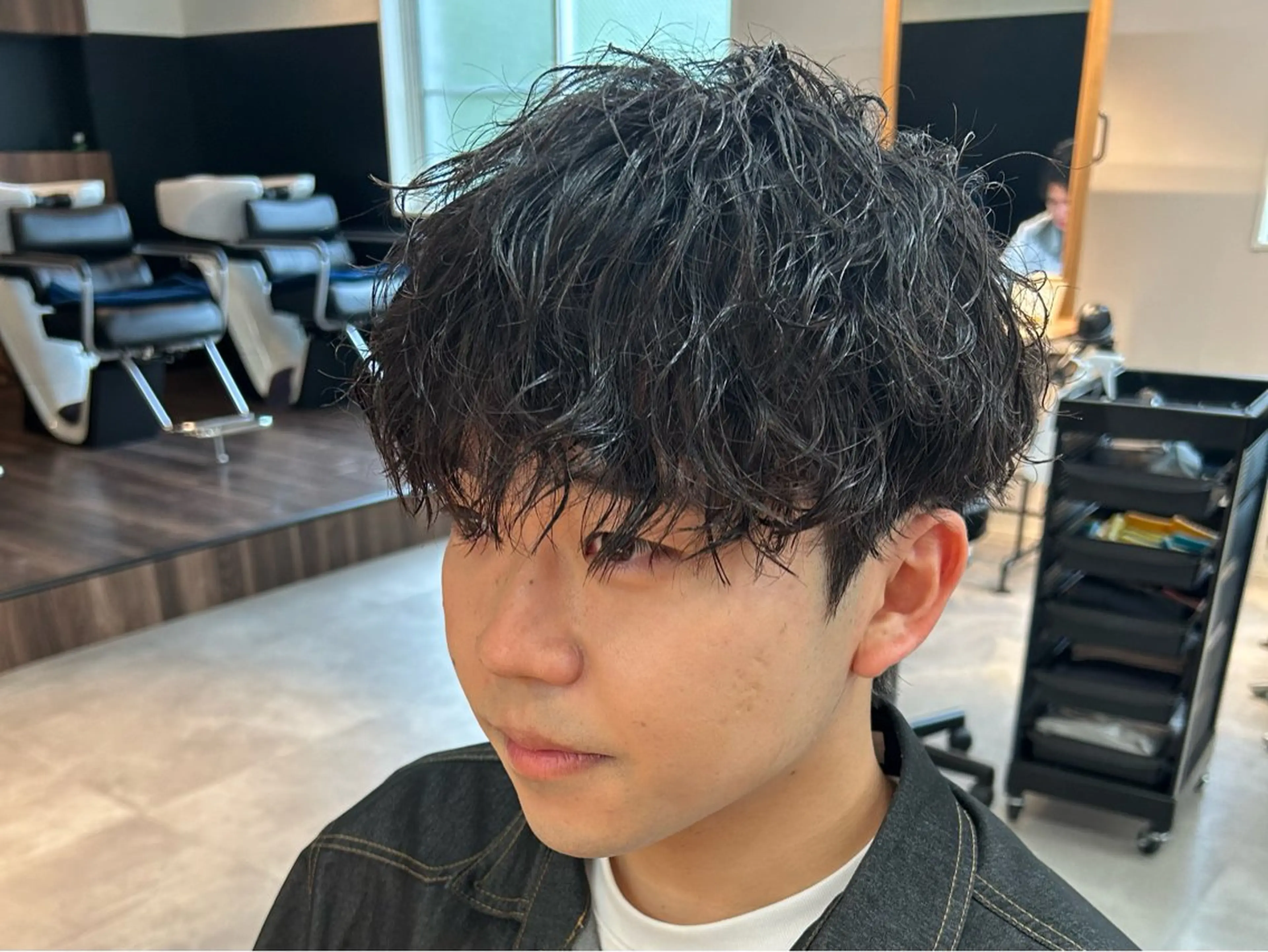 パーマ メンズ ダウンパーマ カルマパーマ メンズ韓国風 メンズパーマ ニュアンスパーマ 【メンズ韓国ヘア 千葉駅/カルマパーマのヘアスタイル