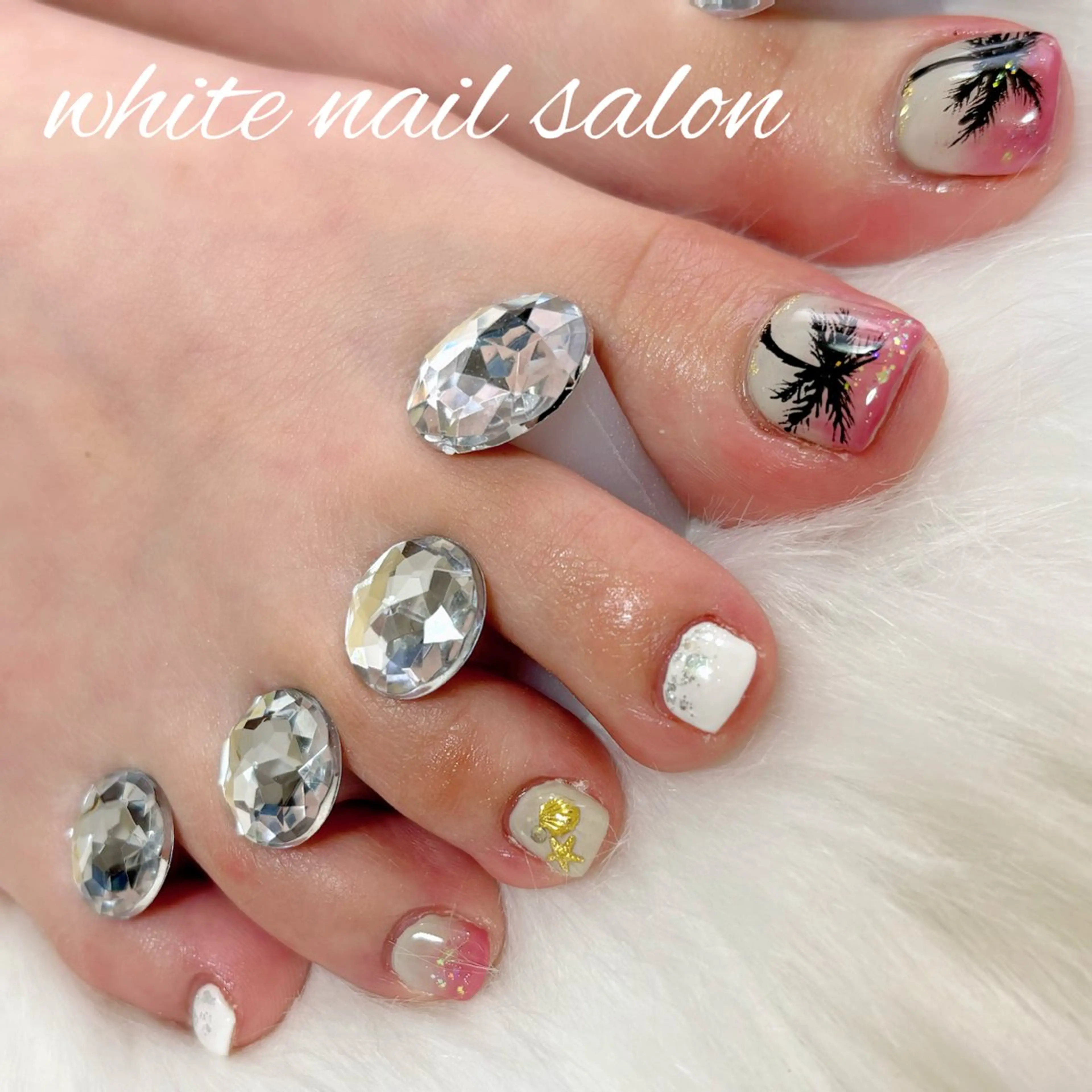 ネイル ホワイト フットネイル white nail salonのネイルデザイン