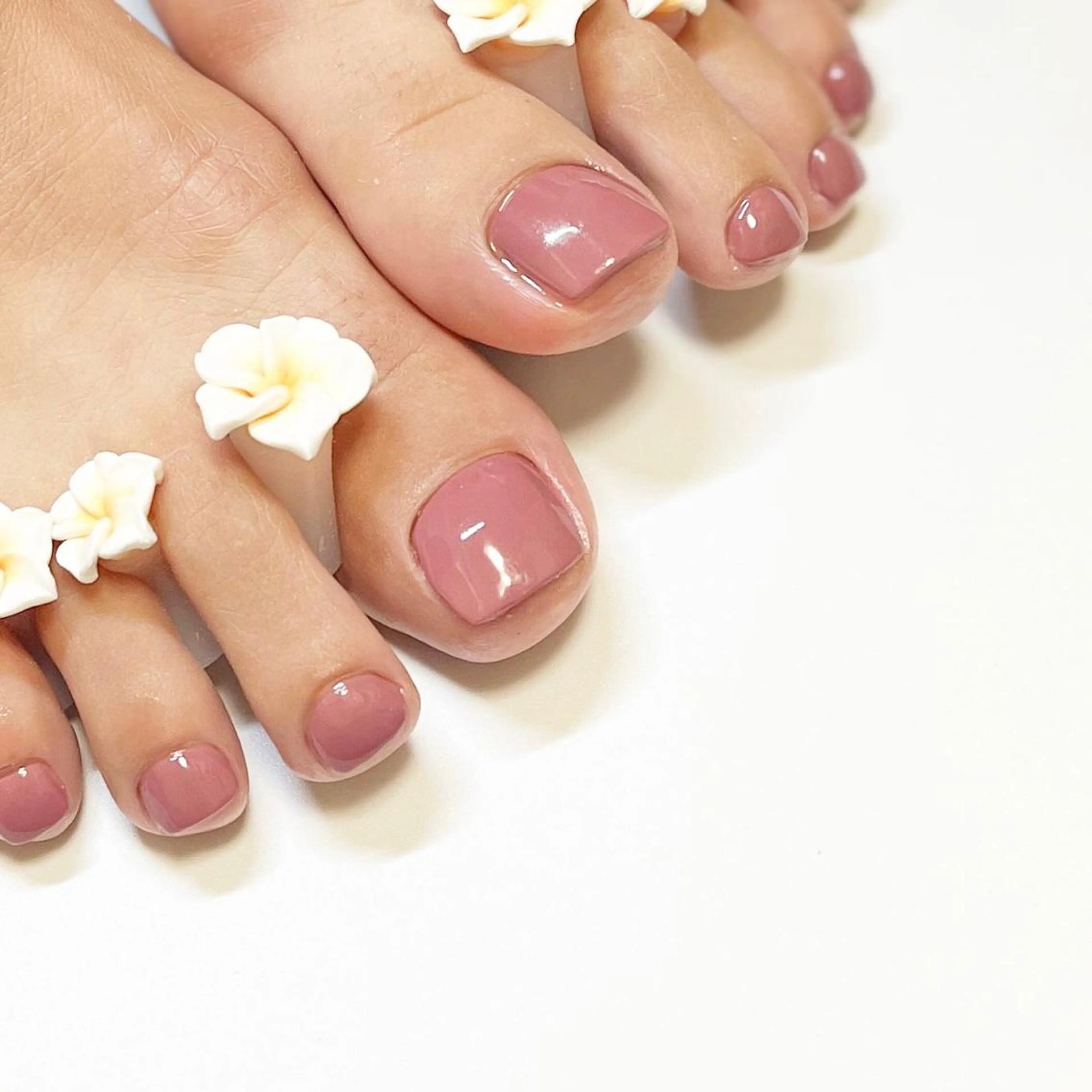 ネイル フットネイル ワンカラーネイル フットネイル Nail Rinonのネイルデザイン