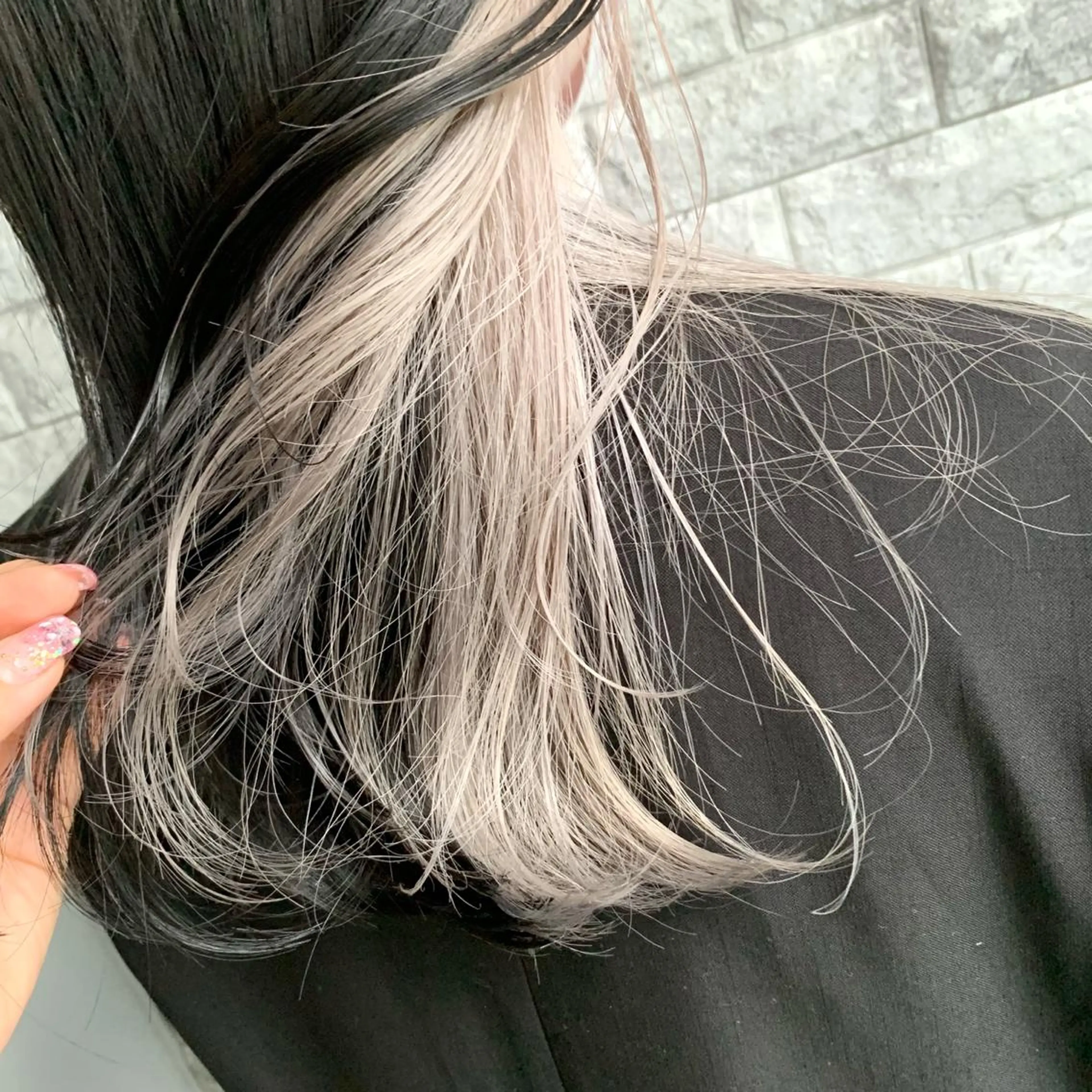 セミロング カラー シルバー ホワイトシルバー 髪質改善 トリートメント ヘアカラー トリートメント 新宿color🐝 AYAKA🌈💖のヘアスタイル