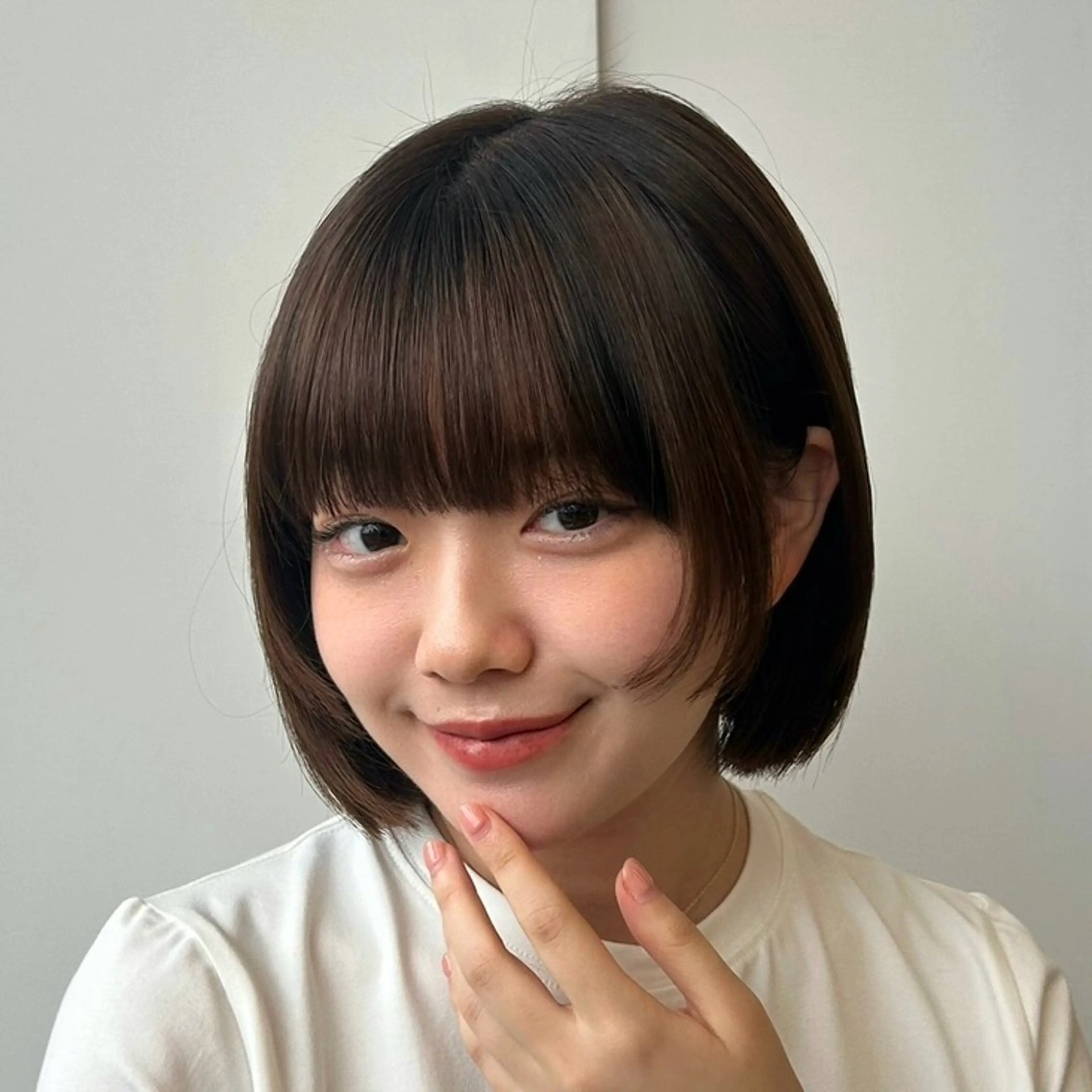 ショート カラー レイヤー/ボブ/透明 感カラー/佐藤奈由のヘアスタイル