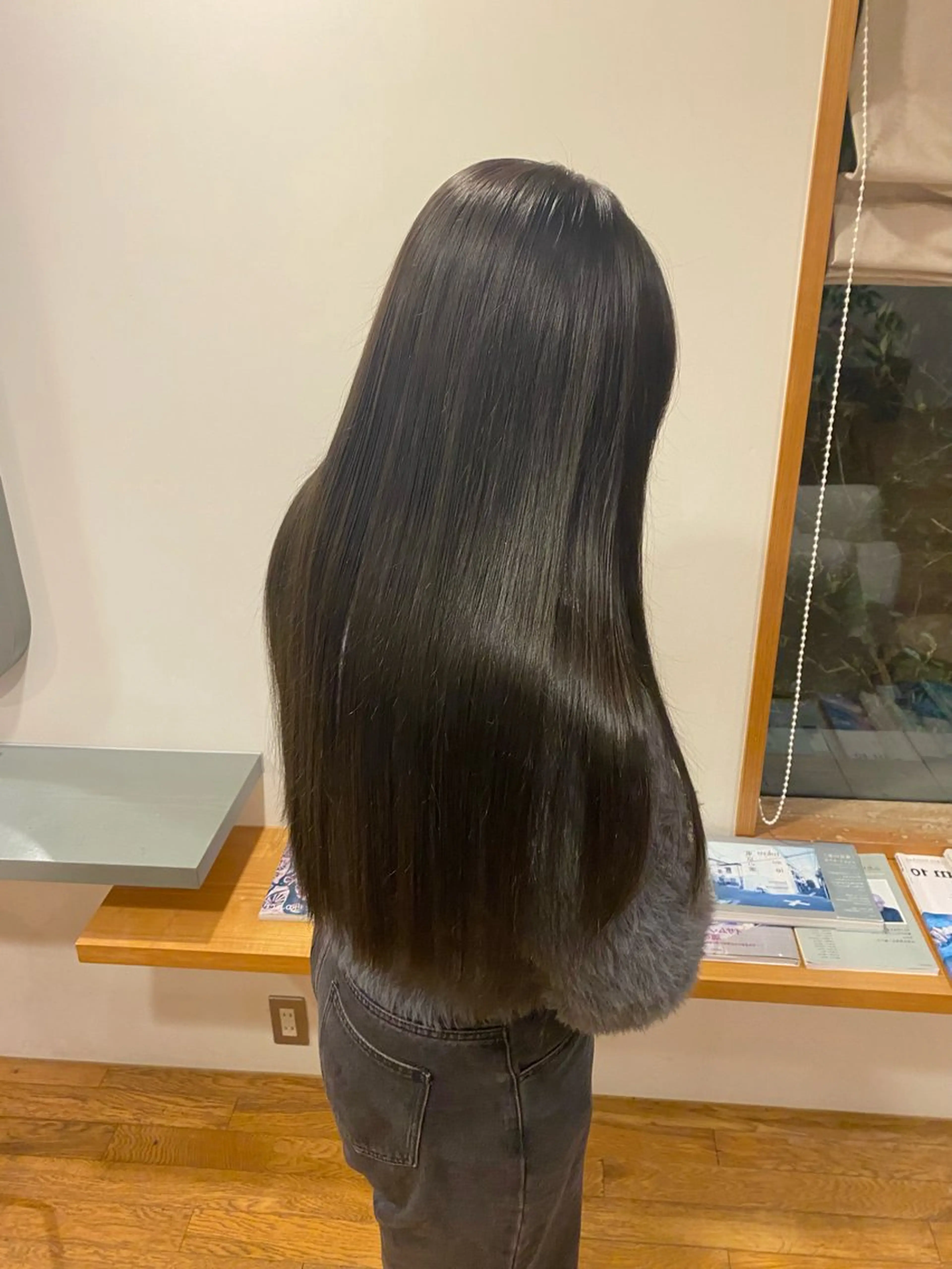 ロング【肩下10cm​〜​】カラー➕4stepトリートメントの写真