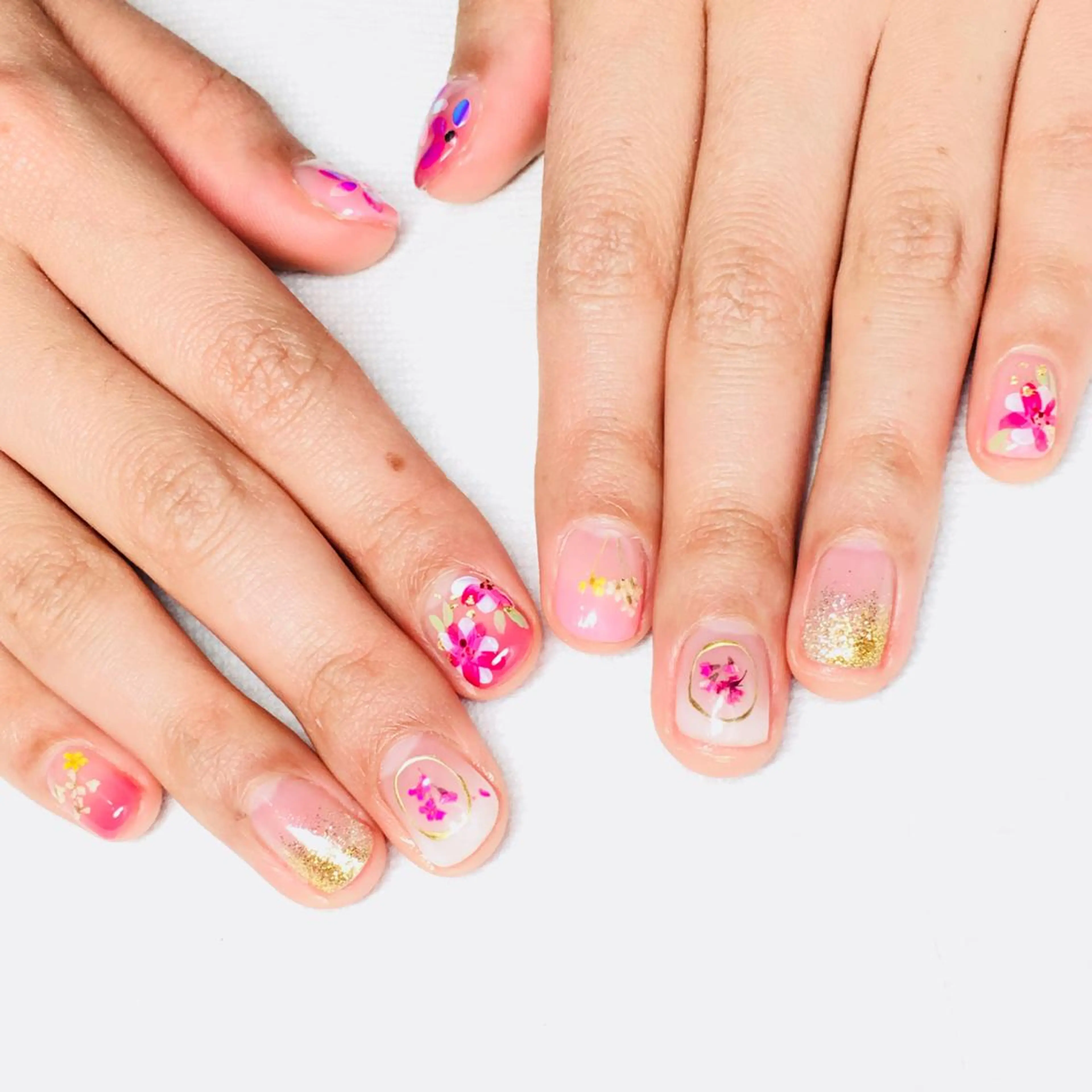 ネイル 成人式 ピンク ハンドネイル THECOLORS所属・近貞 莉奈のネイルデザイン