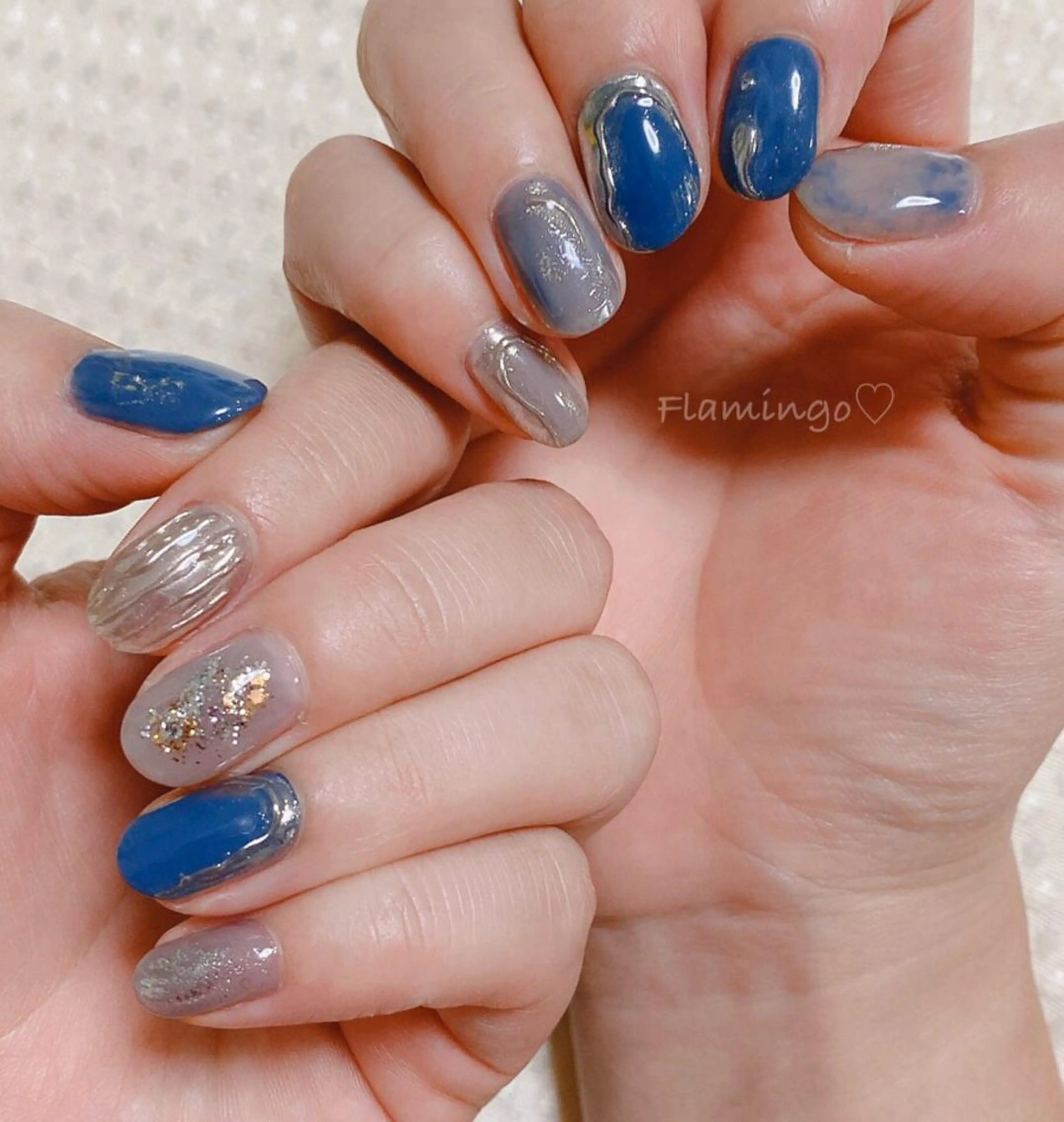 ネイル ブルー キラキラネイル ラメ(グリッター) ミラーネイル ニュアンスネイル 40代からの爪肌を 労る♡きちんとネイルのネイルデザイン