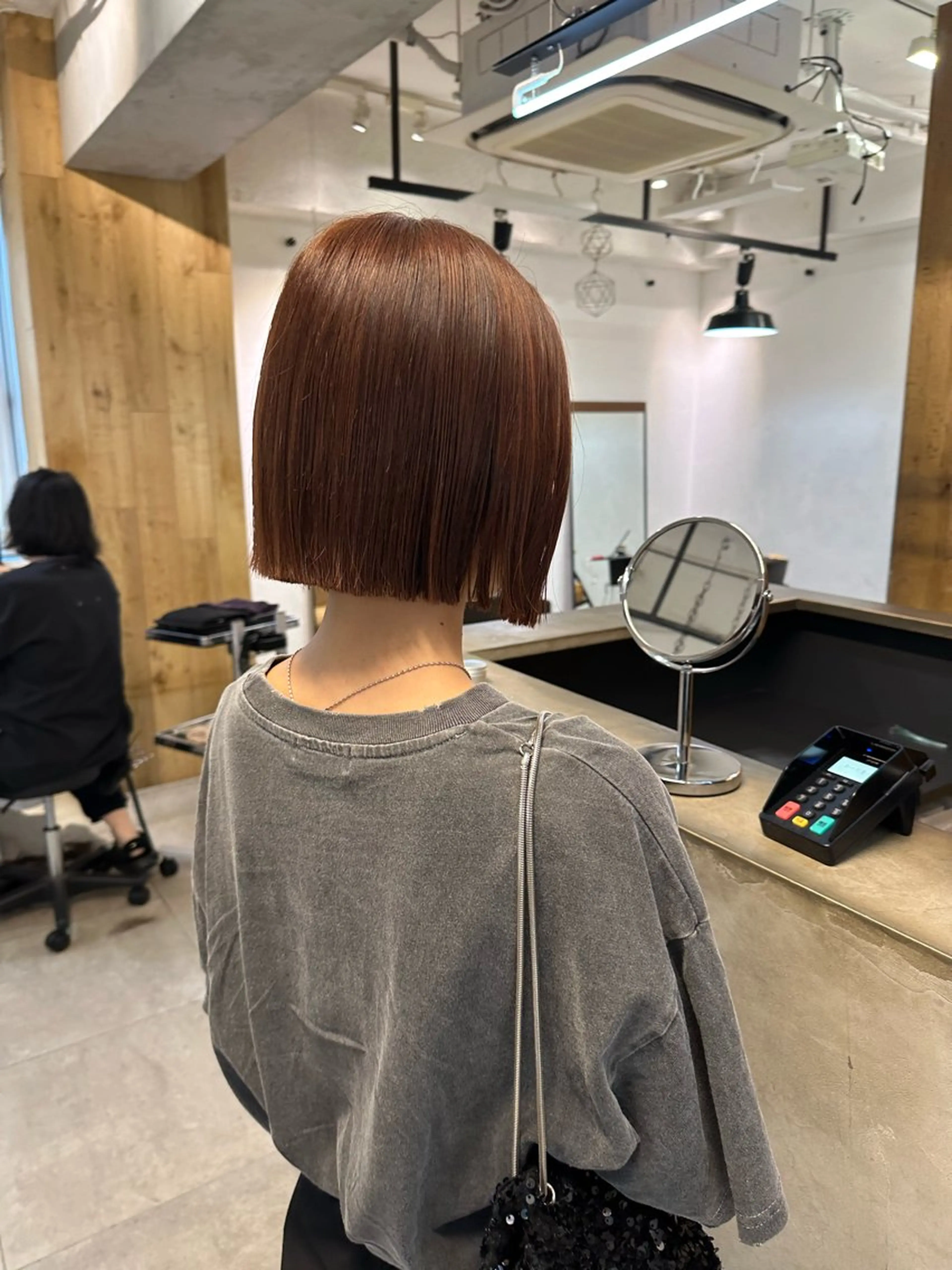 ショート カラー ブリーチ ブラウンカラー ハイトーンカラー ブリーチなしカラー オレンジ カット ヘアカラー トリートメント REINA☁️透明感 カラー/ぷつっと♡のヘアスタイル