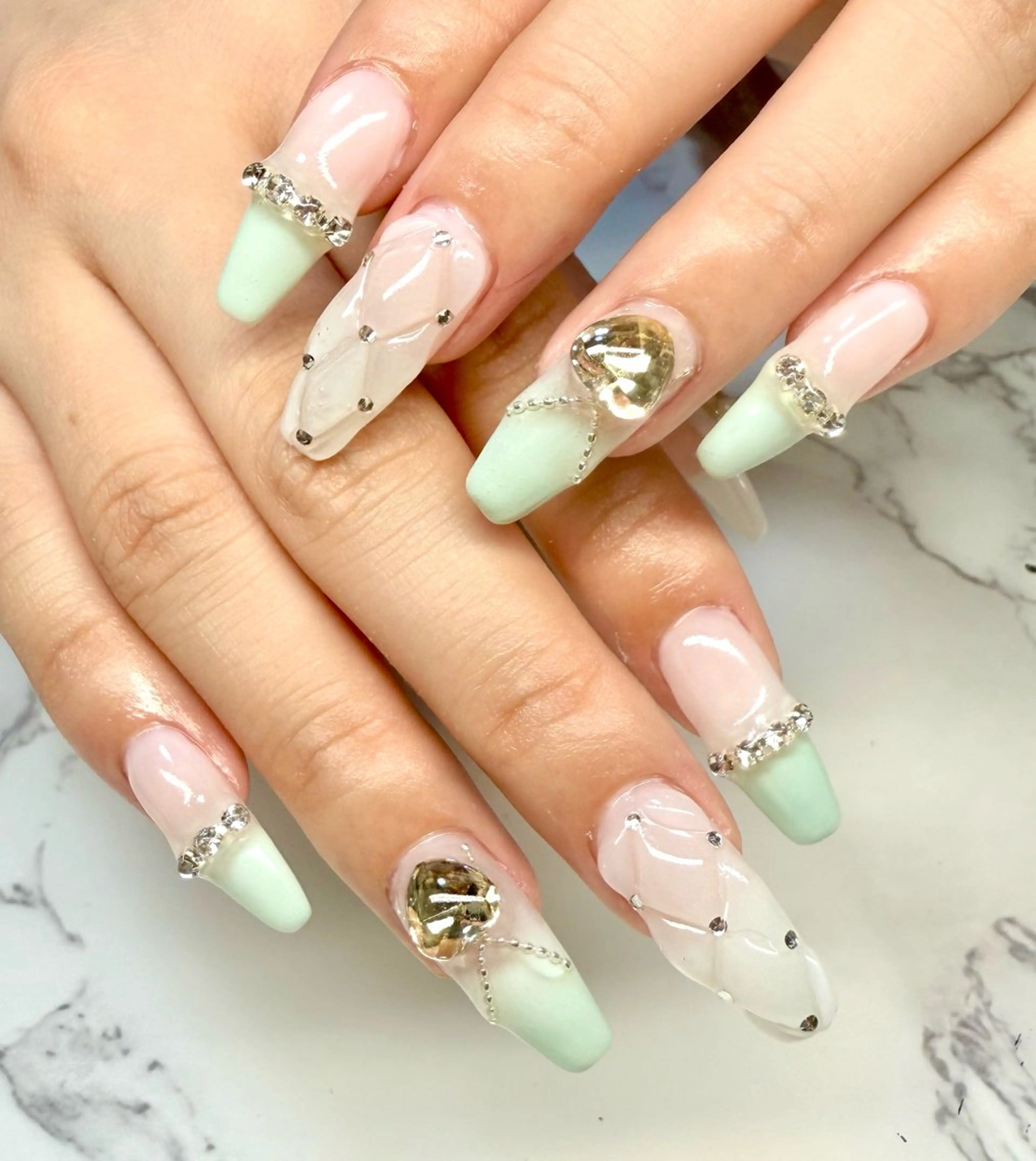 ネイル アートネイル チークネイル フレンチネイル 氷ネイル・うるうるネイル キラキラネイル M.N_ nailのネイルデザイン