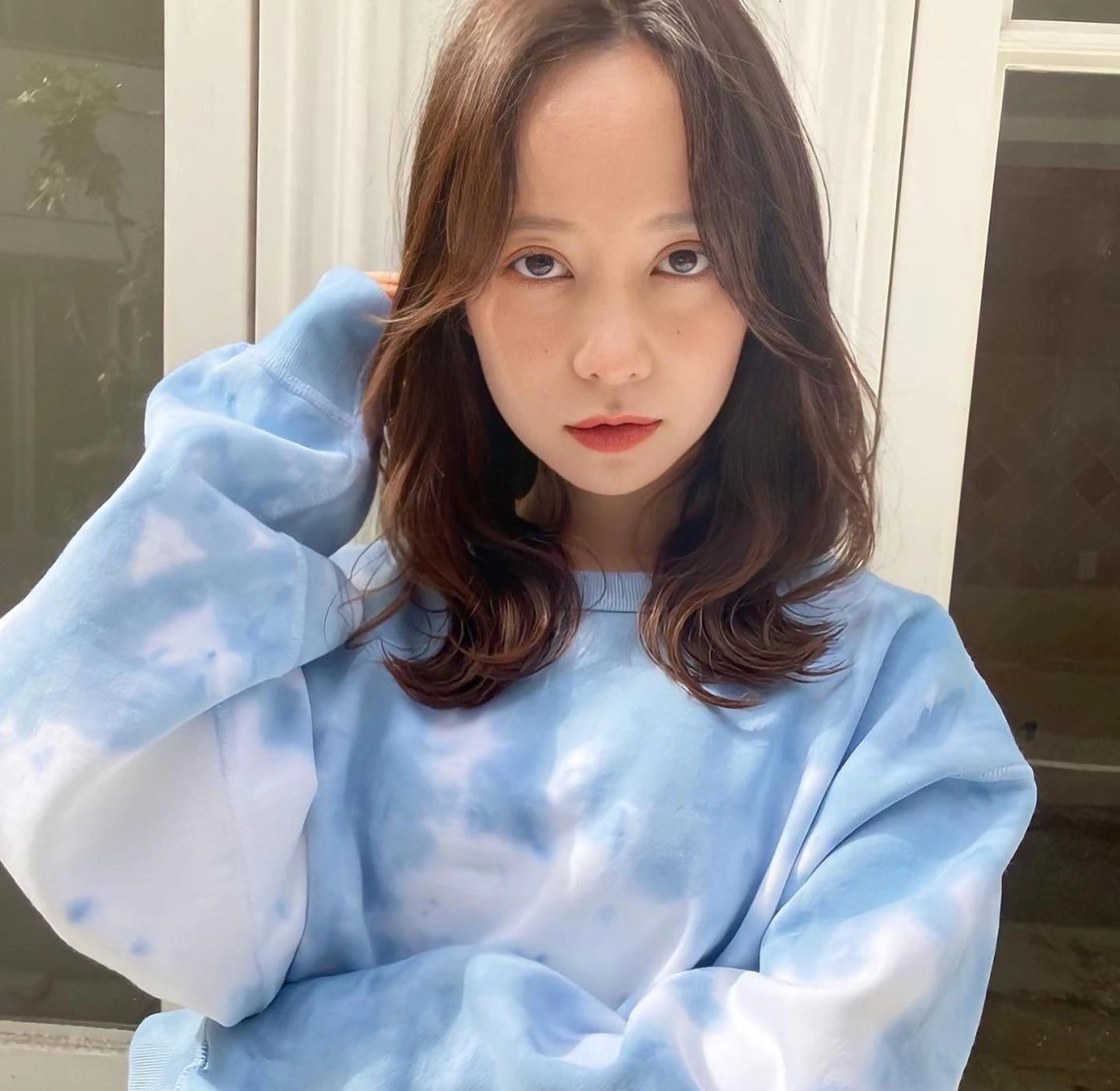 ミディアム カラー ヘアアレンジ ミディアムパーマ ベージュカラー 透明感カラー ハイライトカラー ミルクティーベージュ 韓国/髪質改善💘 櫻井かれんのヘアスタイル