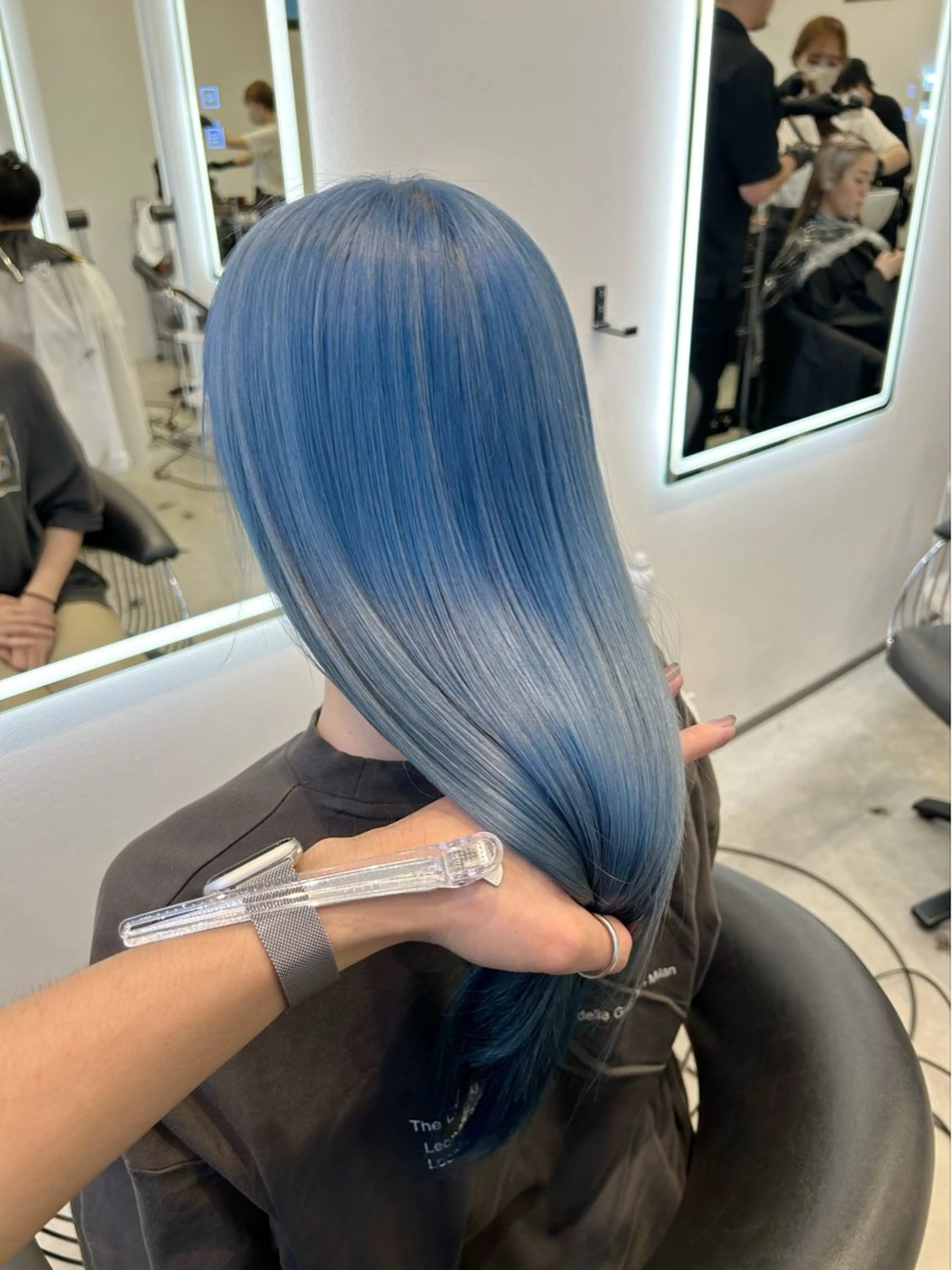 カラー ブルーカラー QUON.伊勢崎店所属・ブリーチ＆ハイトーン 歌 心のヘアスタイル