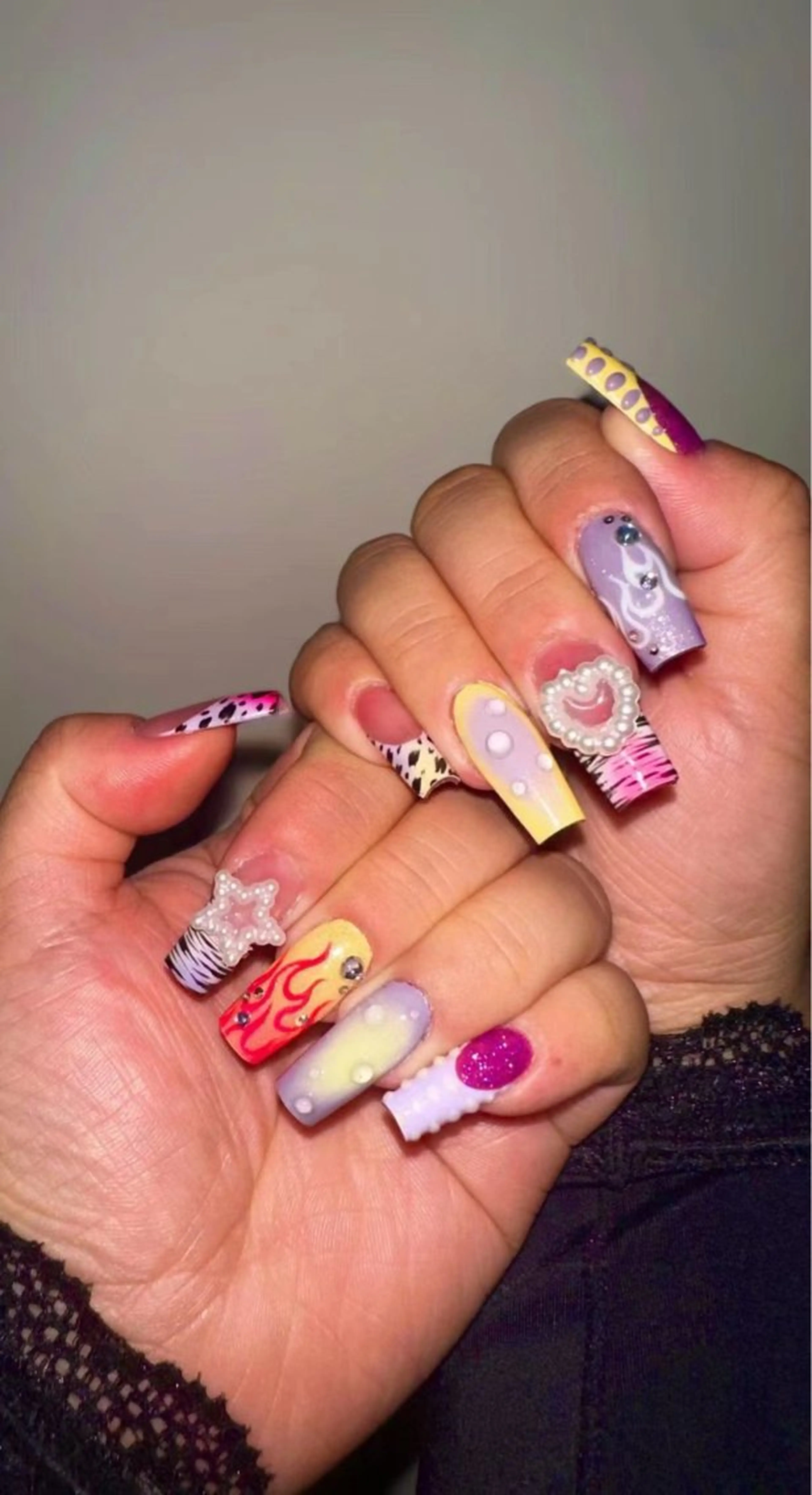 ネイル ビルドアップ ビューティー　リリのネイルデザイン