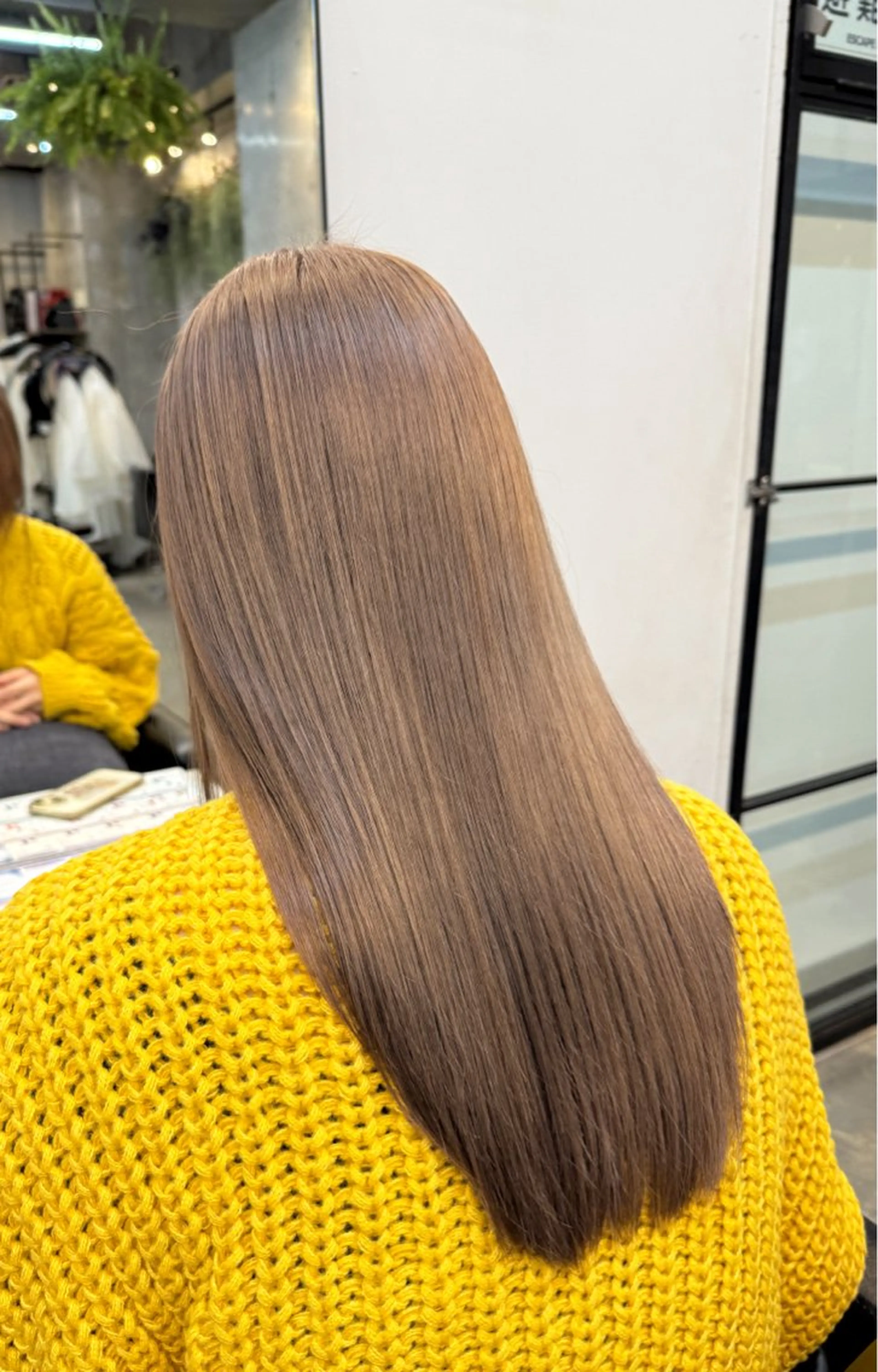 ミディアム カラー ベージュカラー ブリーチ ピンクカラー ヘアカラー 川口開世 cutのヘアスタイル