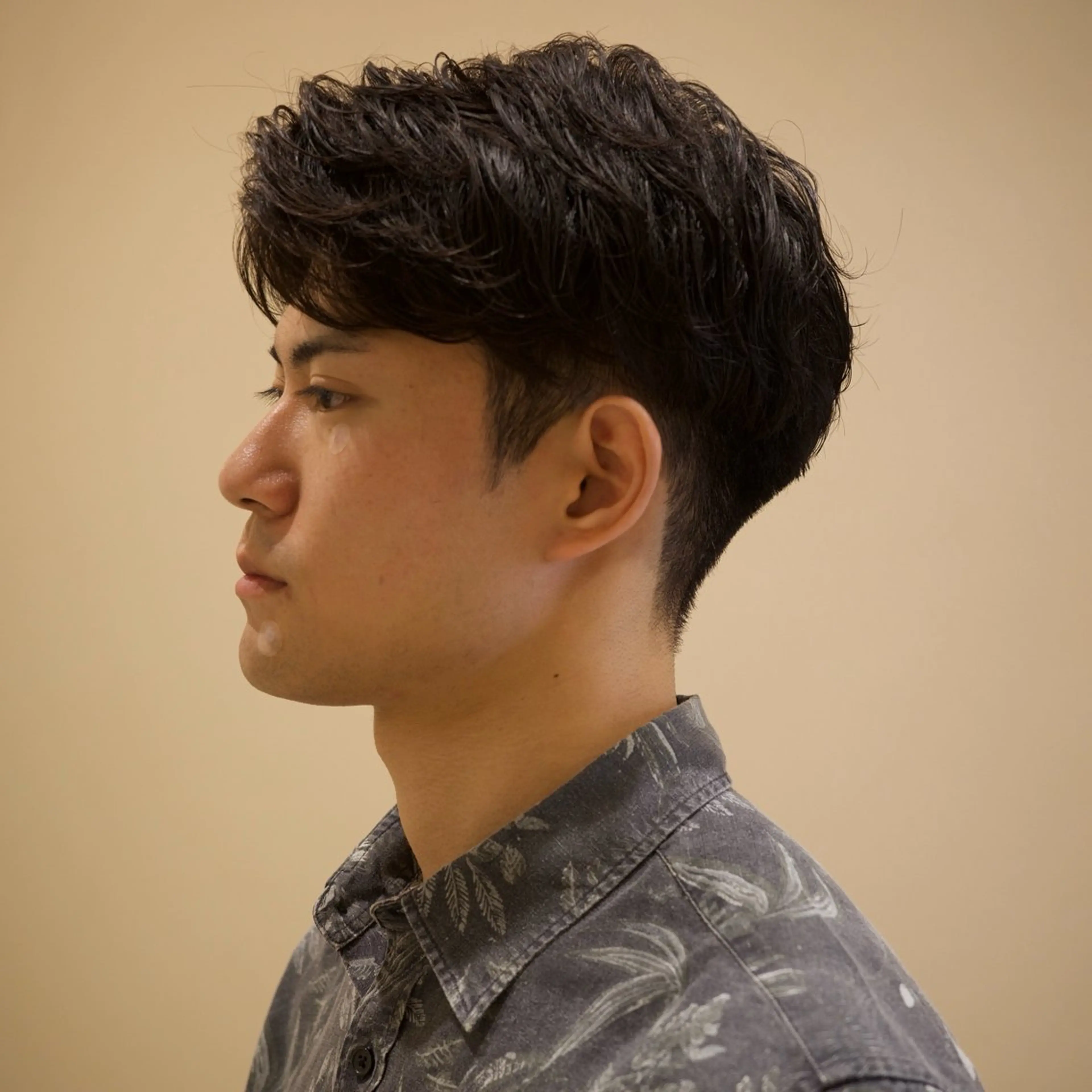 メンズ 韓国ヘア/髪質改善/ レイヤー/ブラウンのヘアスタイル