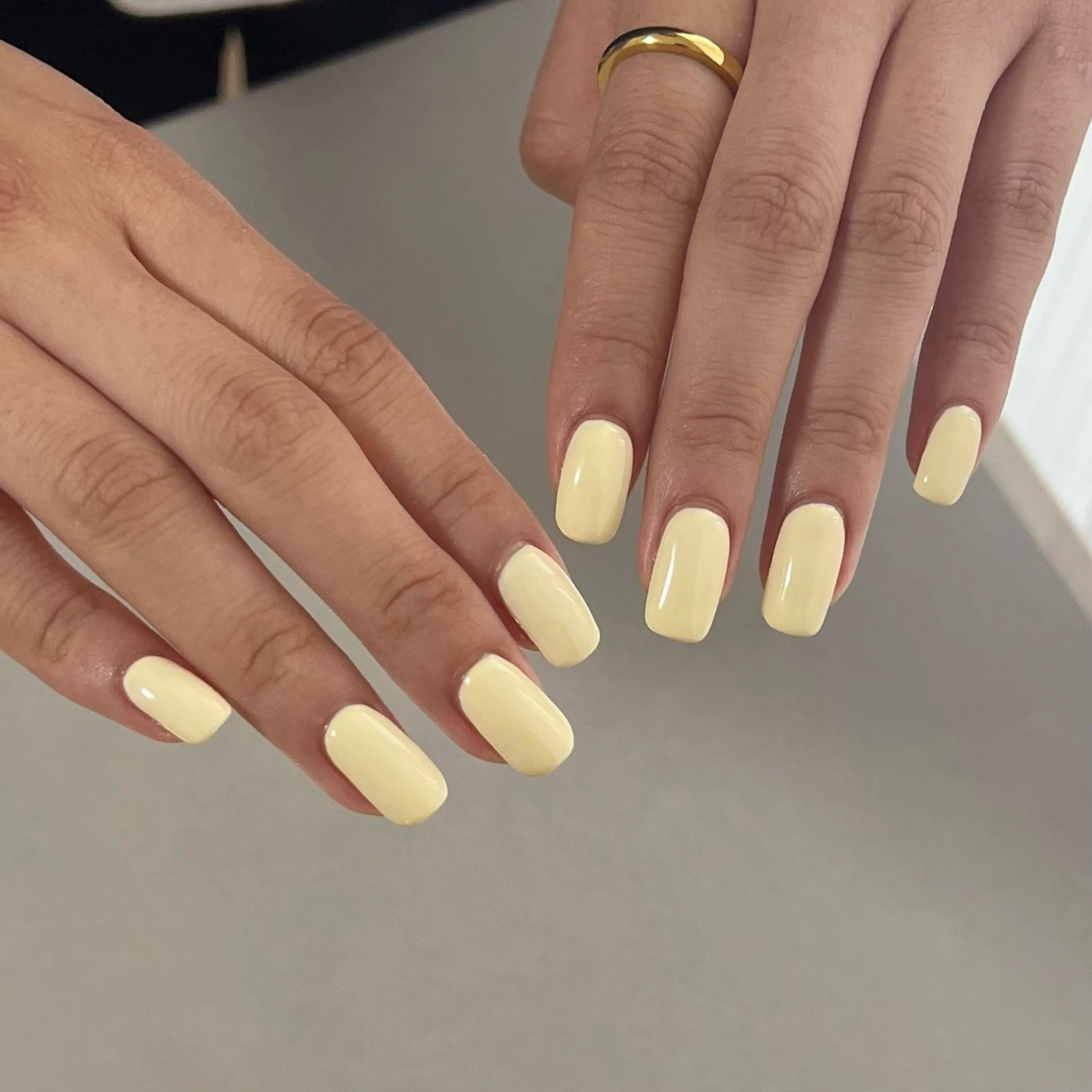 ネイル ワンカラーネイル パステルネイル 黄色 Momoka ネイリスト福岡/薬院のネイルデザイン