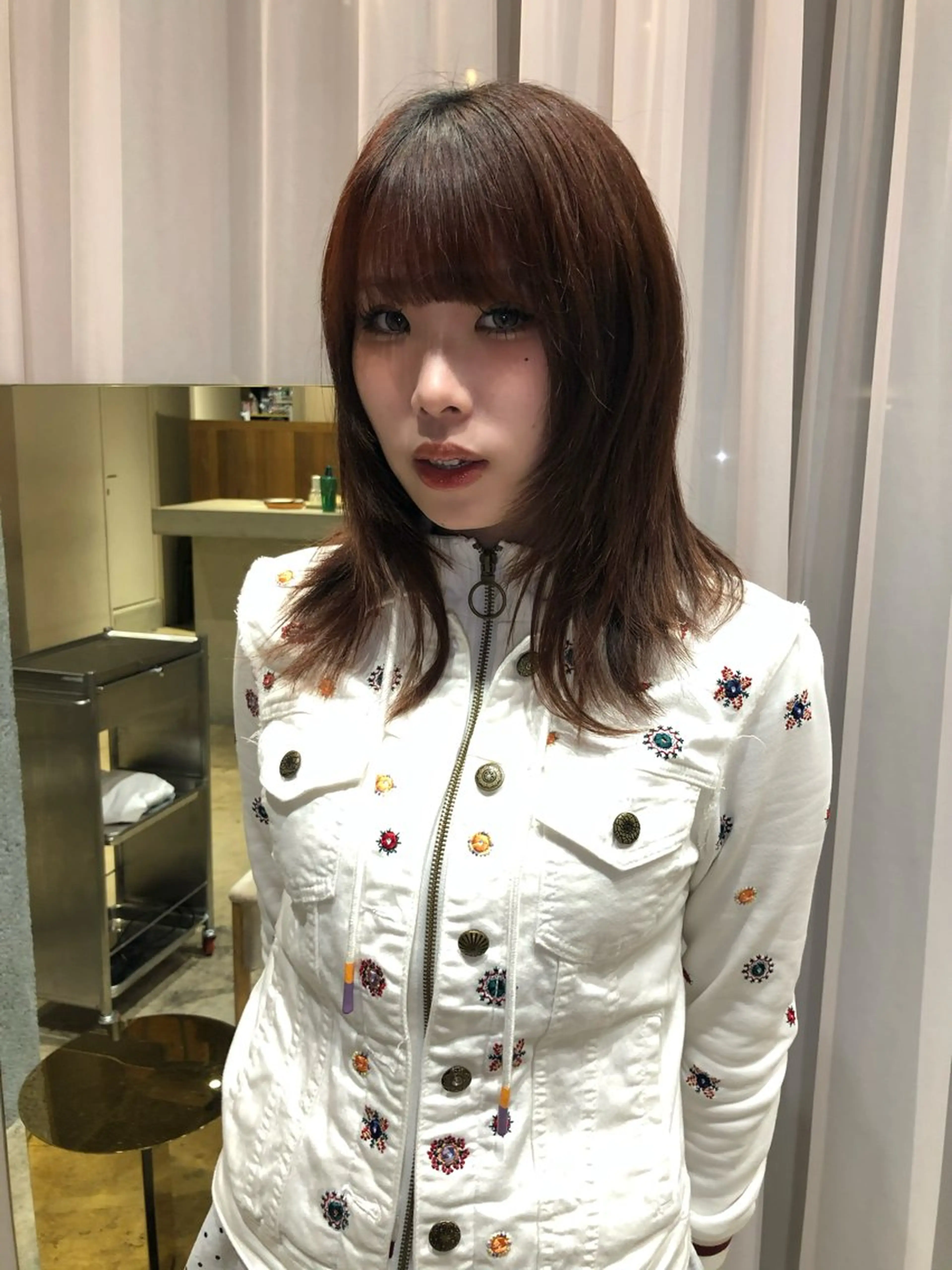 ミディアム 顔周りカット レイヤーカット ✧ブリーチ/レイヤー /momo✧のヘアスタイル