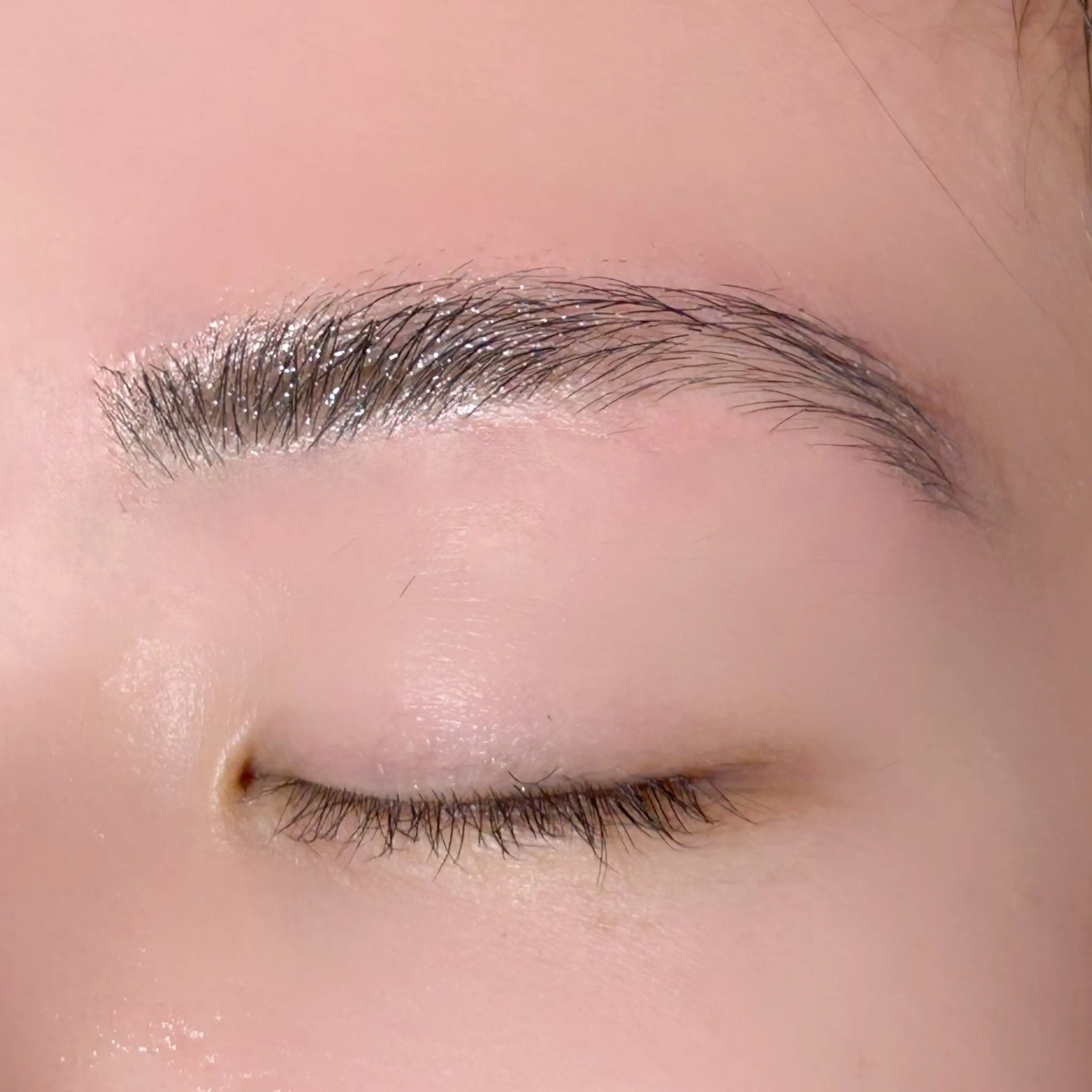 ワックス脱毛、眉カット、メイクの写真